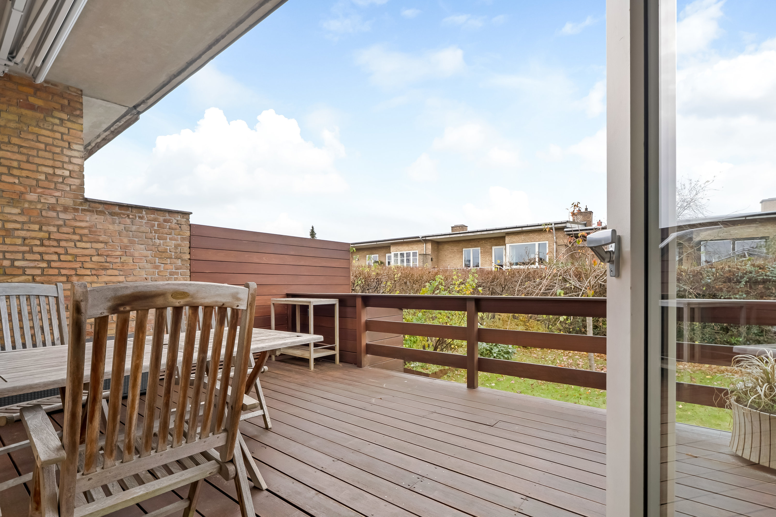 Fremhævet altan billede i fuldskærmstilstand. Billede af Bøgevang 33, 2830 Virum