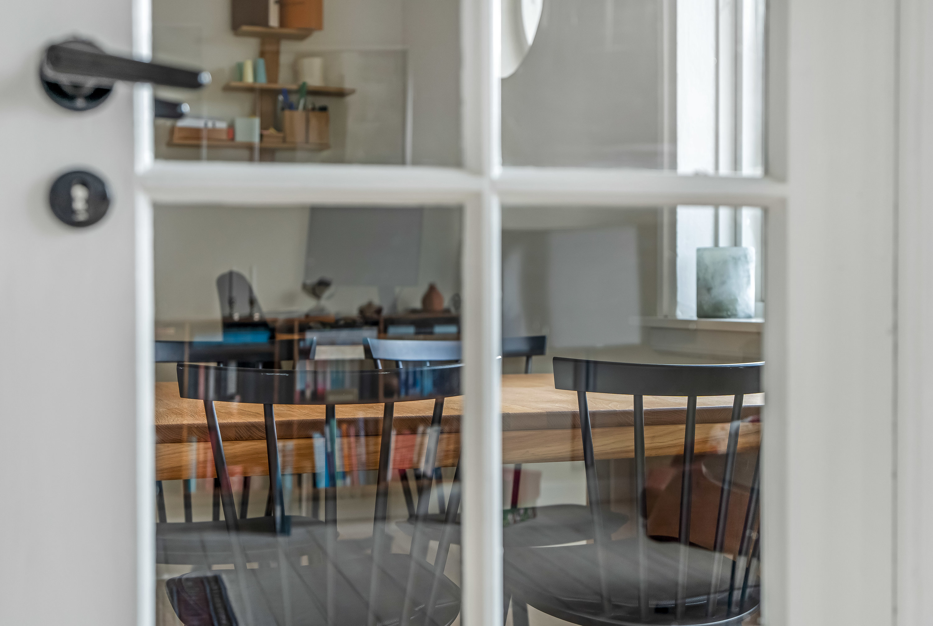 Fremhævet stue billede i fuldskærmstilstand. Billede af Bøgevang 33, 2830 Virum