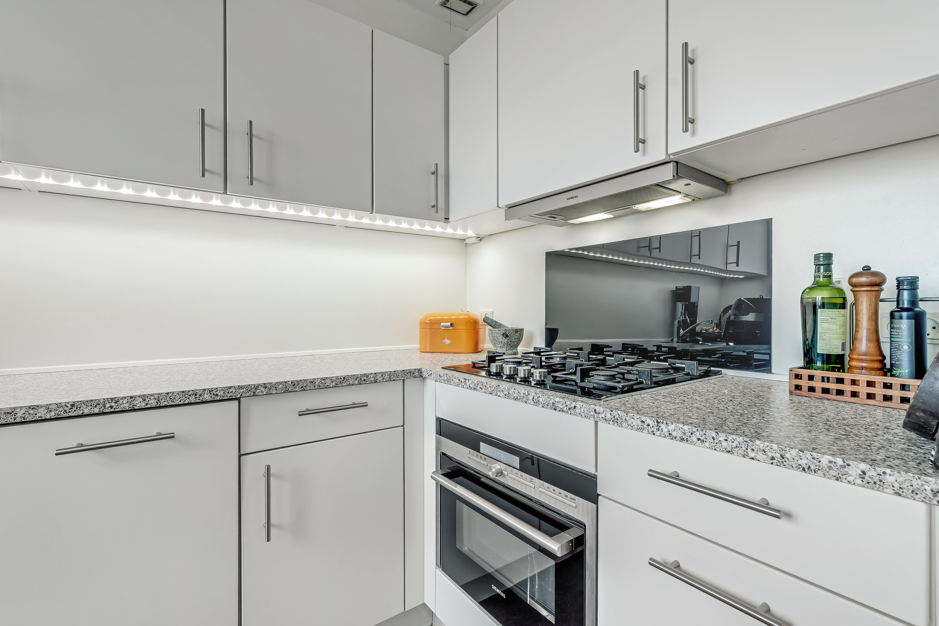 Fremhævet køkken billede i fuldskærmstilstand. Billede af Bøgevang 33, 2830 Virum