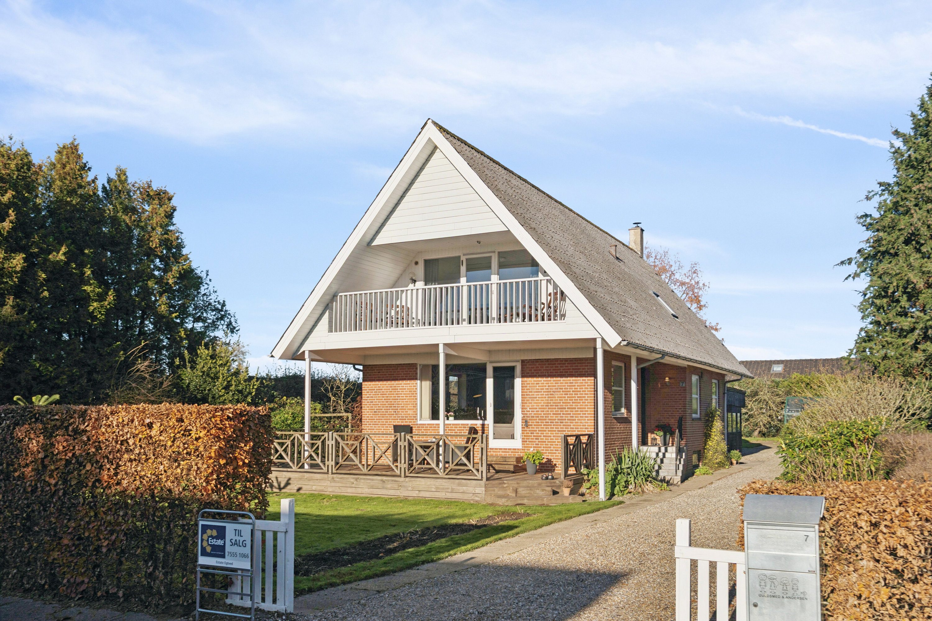 Fremhævet set fra vejen billede i fuldskærmstilstand. Billede af Skovvejen 7, 6064 Jordrup