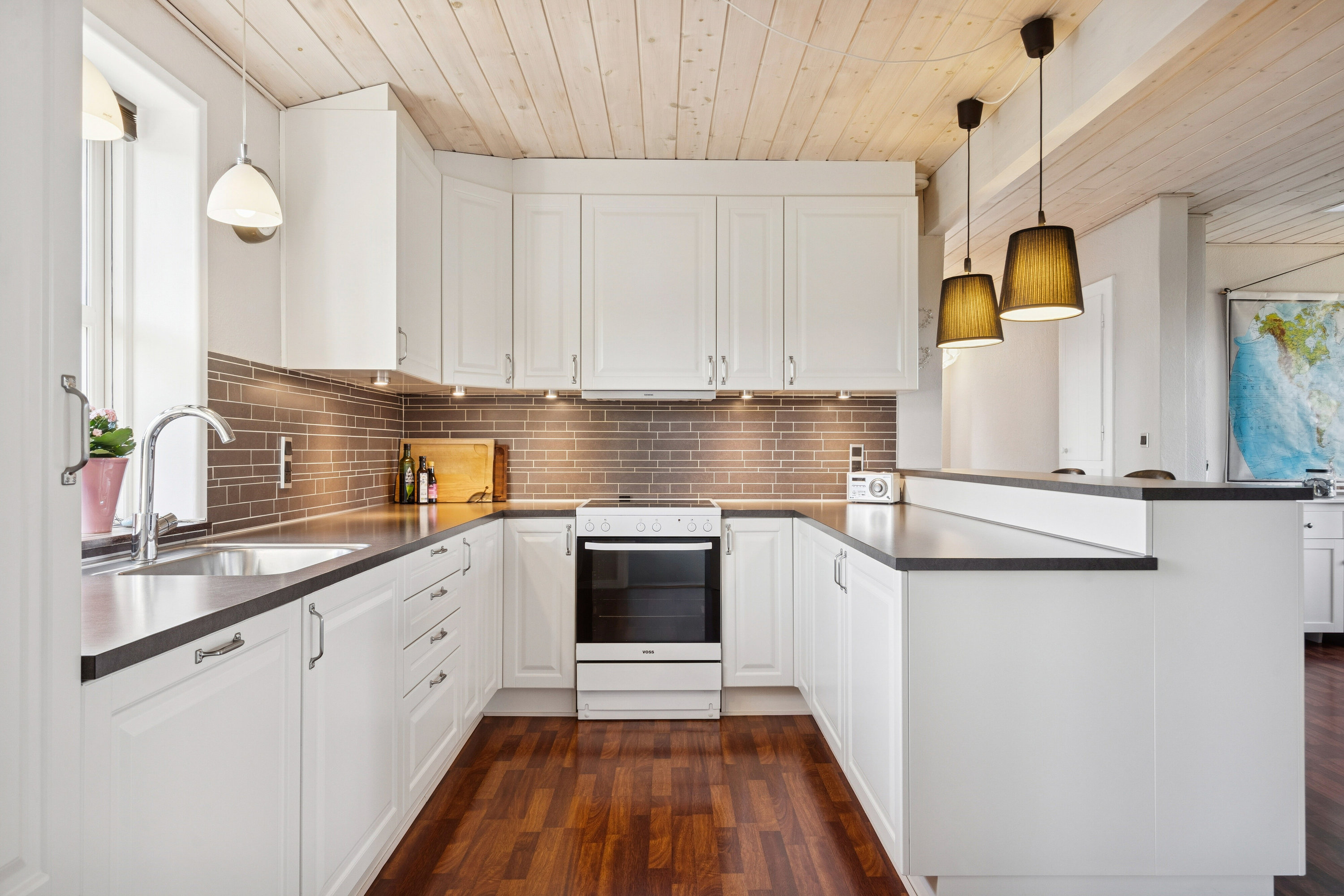 Fremhævet køkken billede i fuldskærmstilstand. Billede af Skovvejen 7, 6064 Jordrup