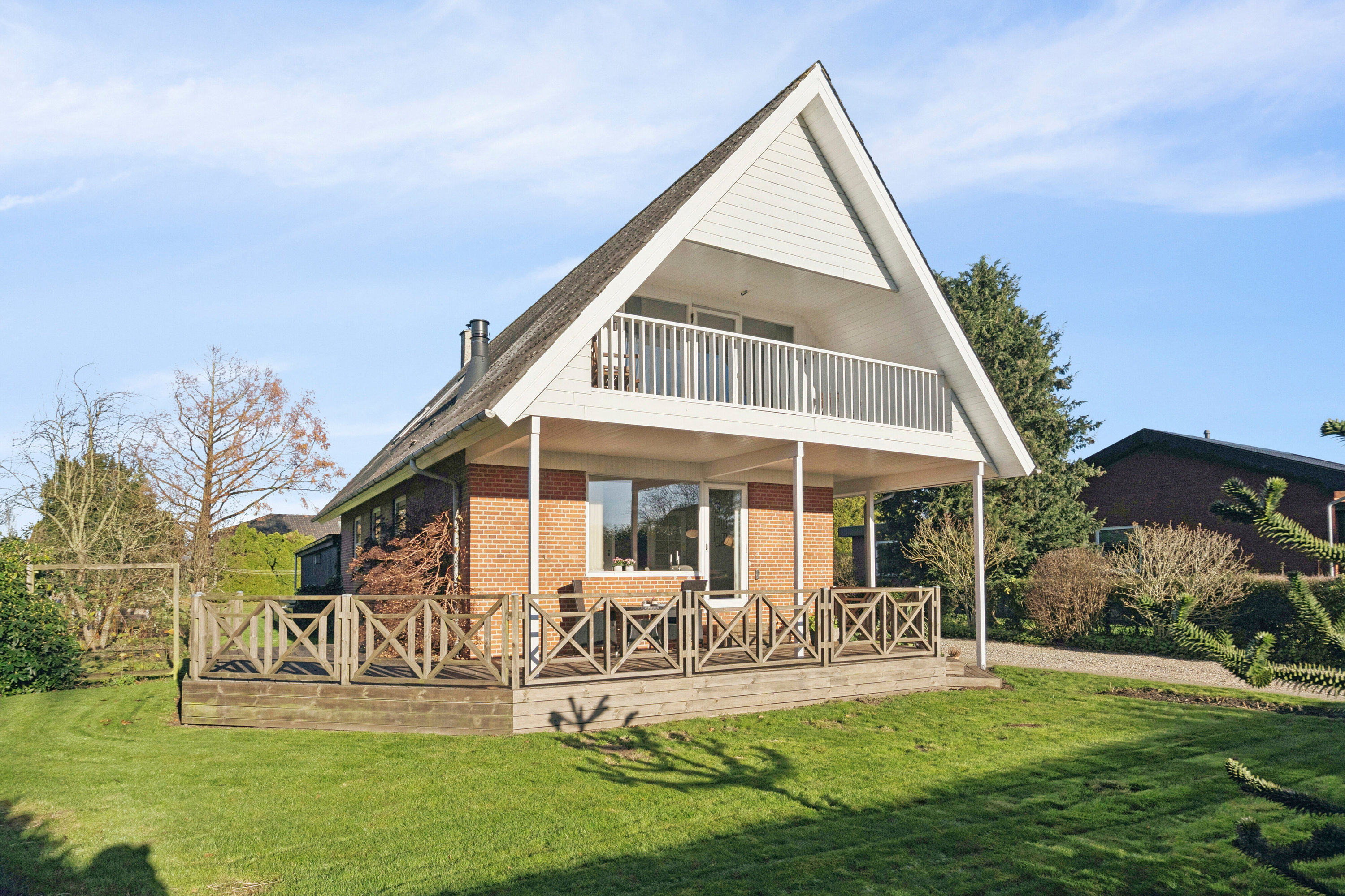 Fremhævet set fra haven billede i fuldskærmstilstand. Billede af Skovvejen 7, 6064 Jordrup