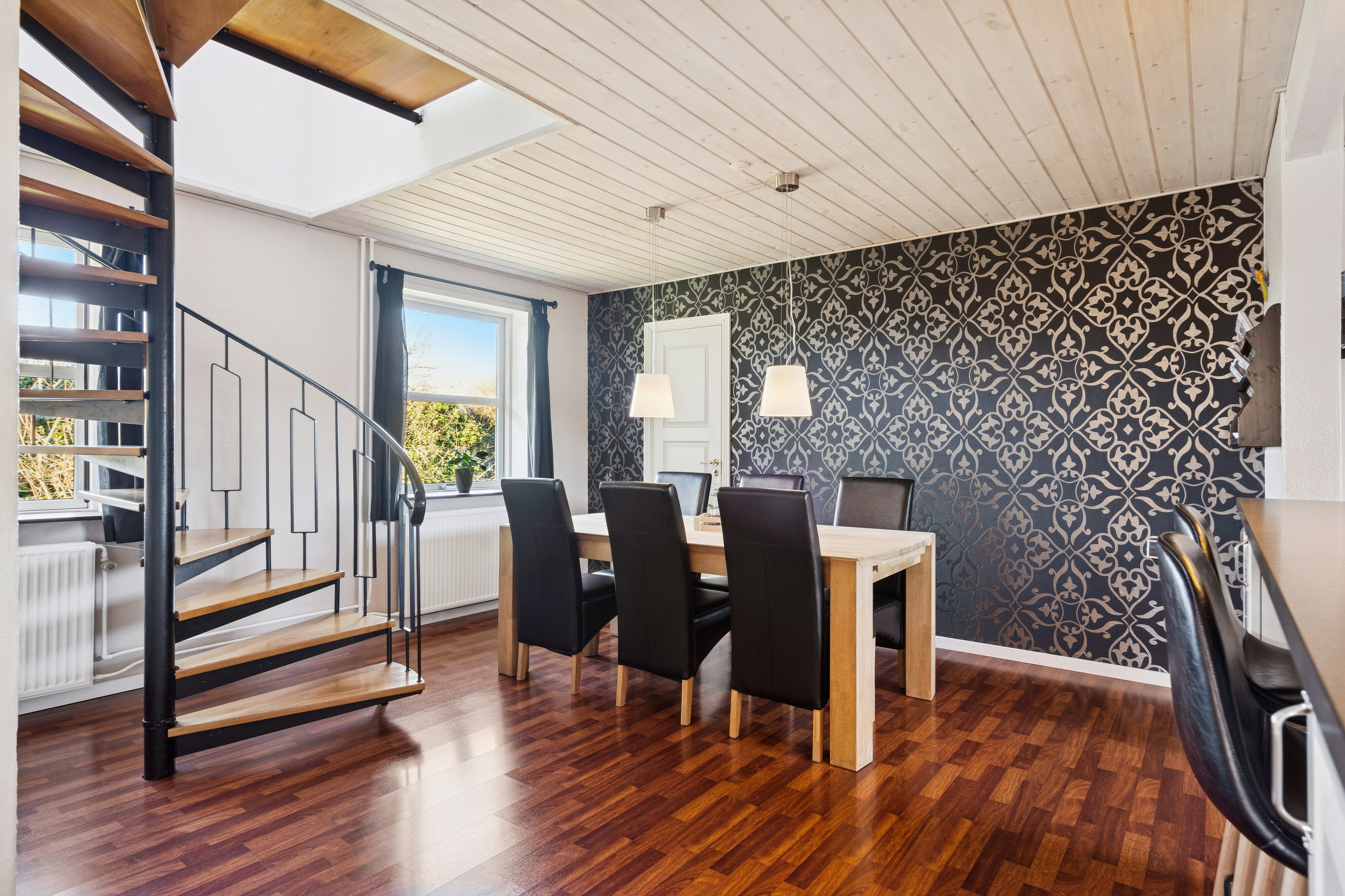 Fremhævet spisestue billede i fuldskærmstilstand. Billede af Skovvejen 7, 6064 Jordrup