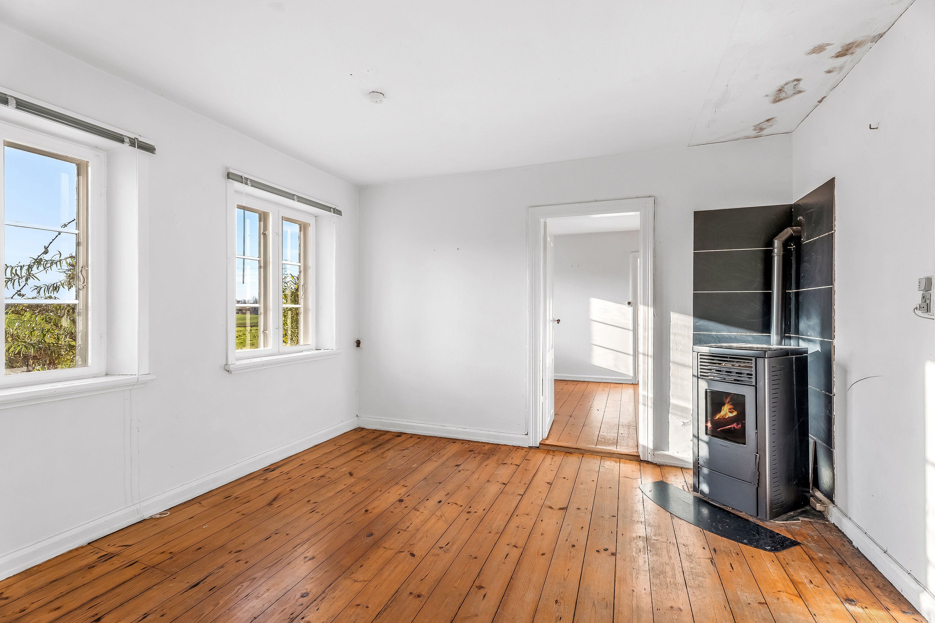 Fremhævet stue billede i fuldskærmstilstand. Billede af Viemosevej 43, Nøbbet, 4913 Horslunde