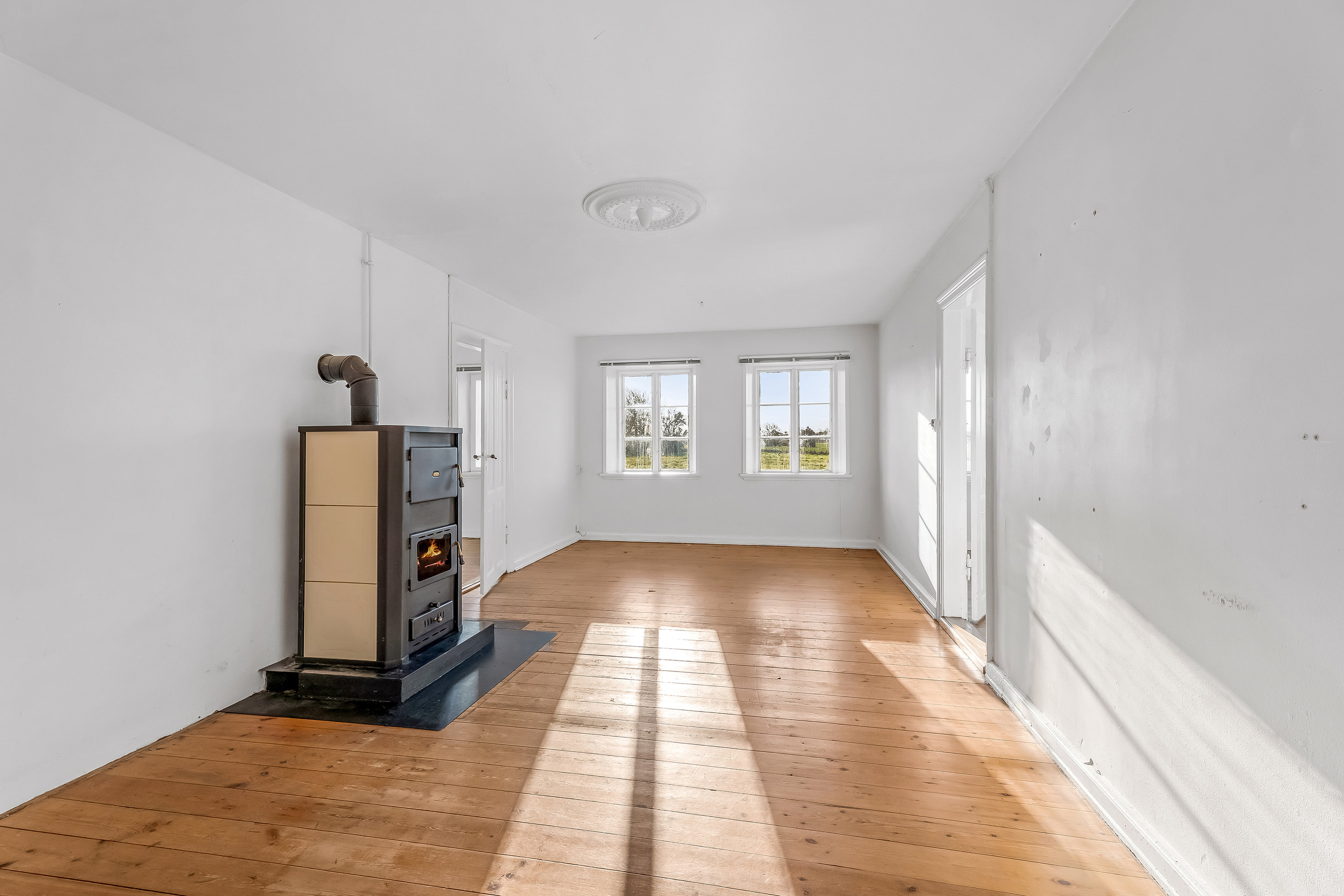 Fremhævet stue billede i fuldskærmstilstand. Billede af Viemosevej 43, Nøbbet, 4913 Horslunde