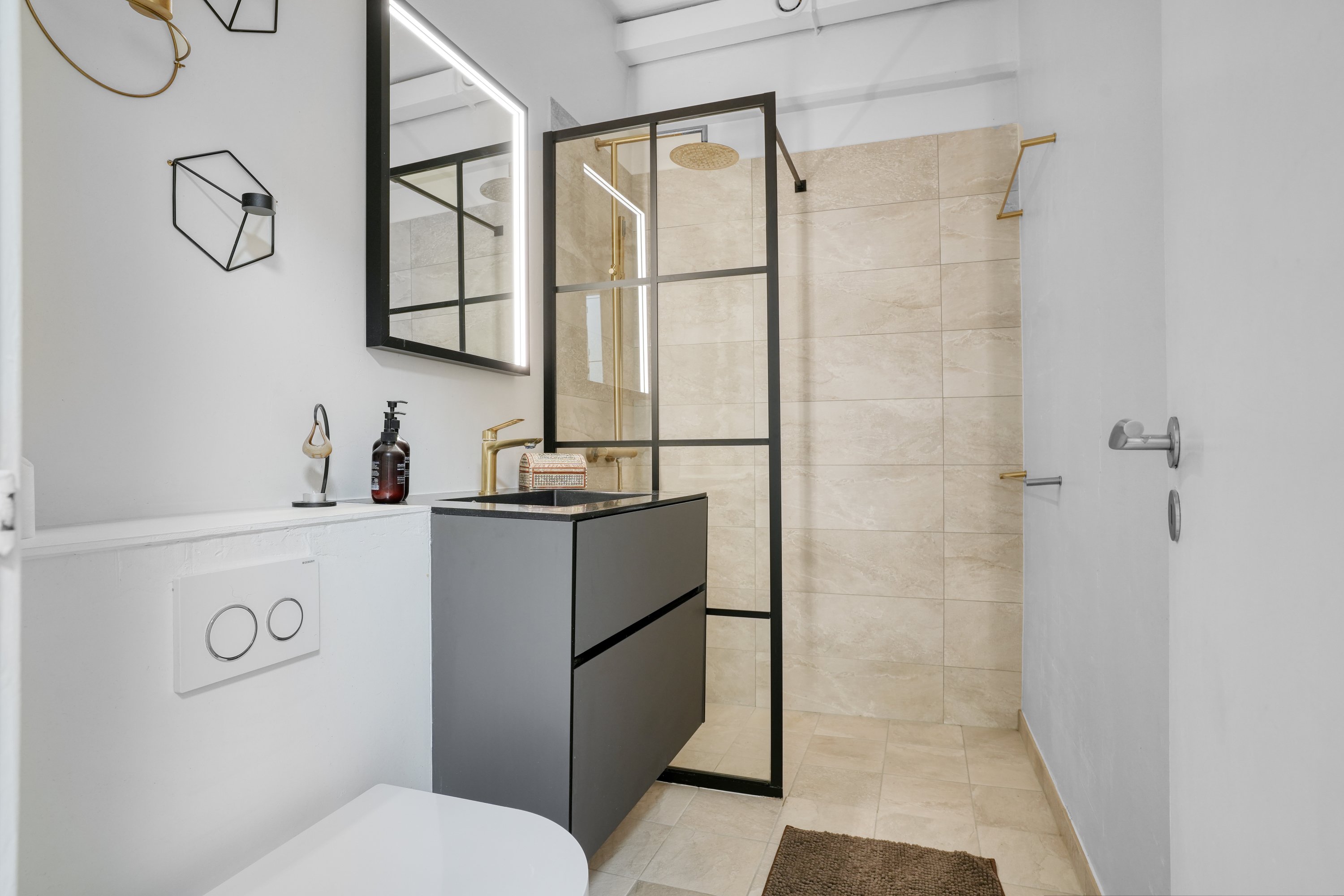 Fremhævet badeværelse billede i fuldskærmstilstand. Billede af Søndre Fasanvej 90, 1. 111., 2500 Valby