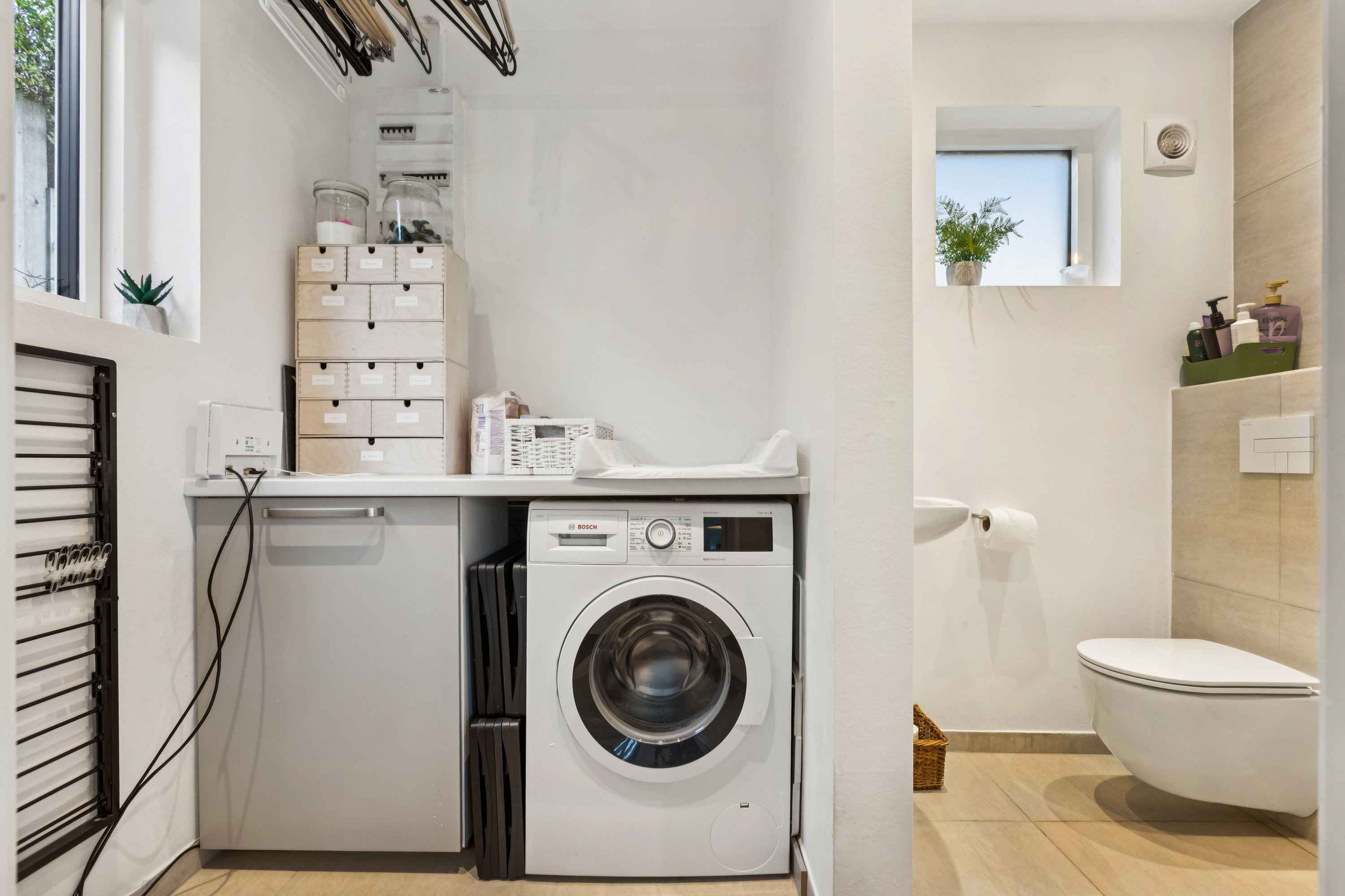 Fremhævet badeværelse billede i fuldskærmstilstand. Billede af Azaleagangen 54, 2300 København S