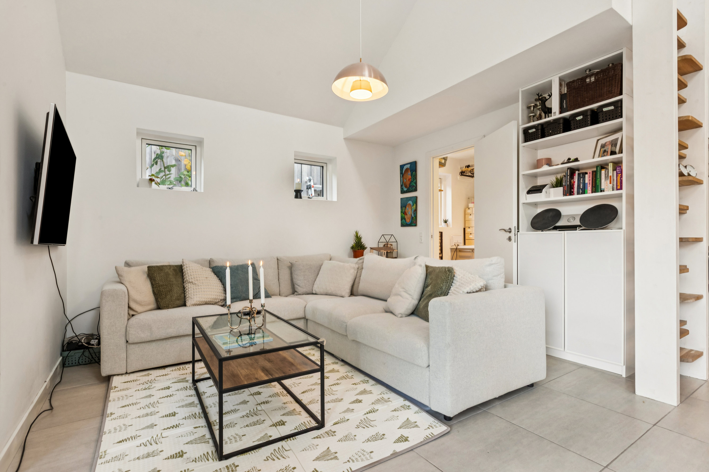 Fremhævet stue billede i fuldskærmstilstand. Billede af Azaleagangen 54, 2300 København S