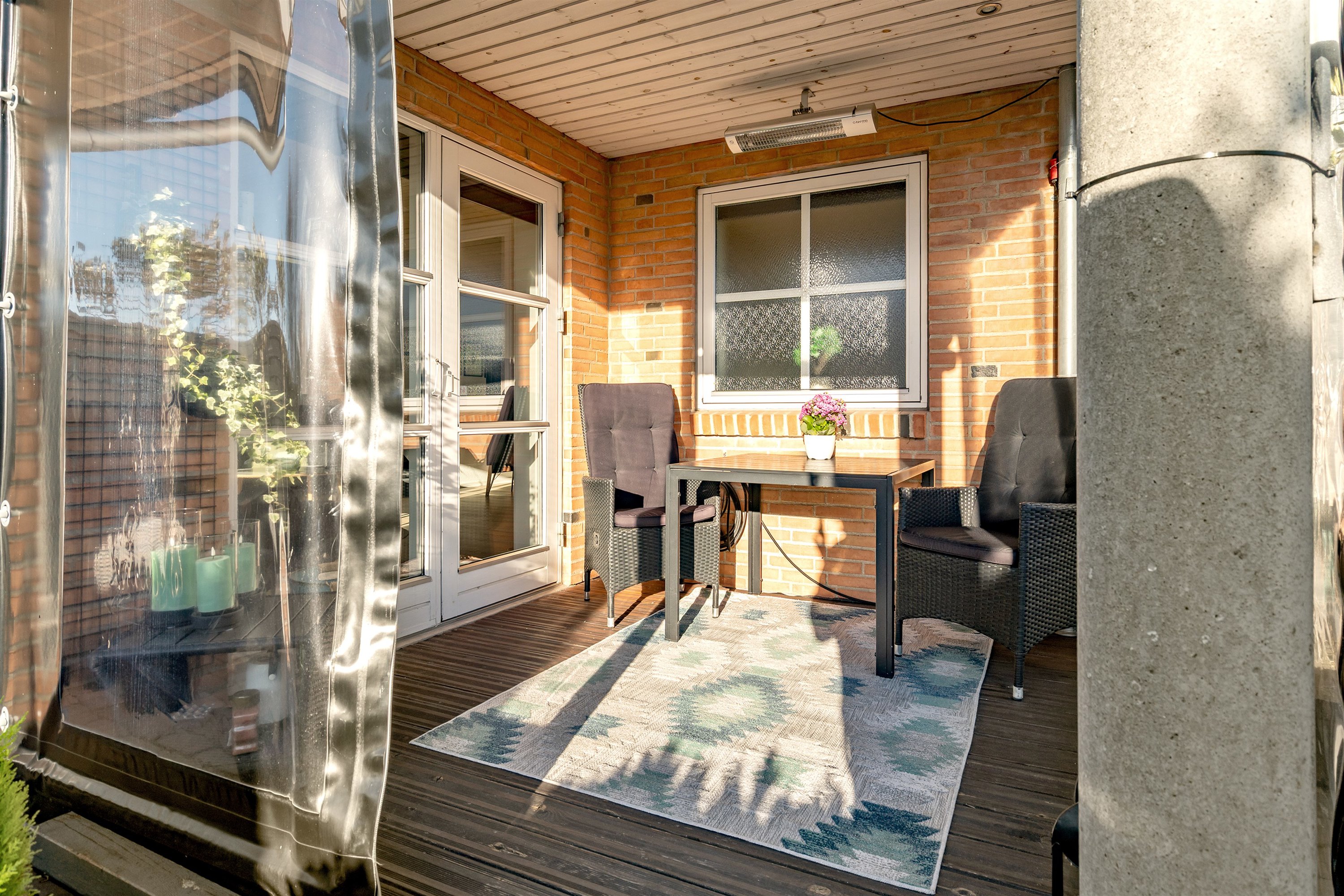 Fremhævet overdækket terrasse billede i fuldskærmstilstand. Billede af Bryndumvej 2, Tarp, 6715 Esbjerg N