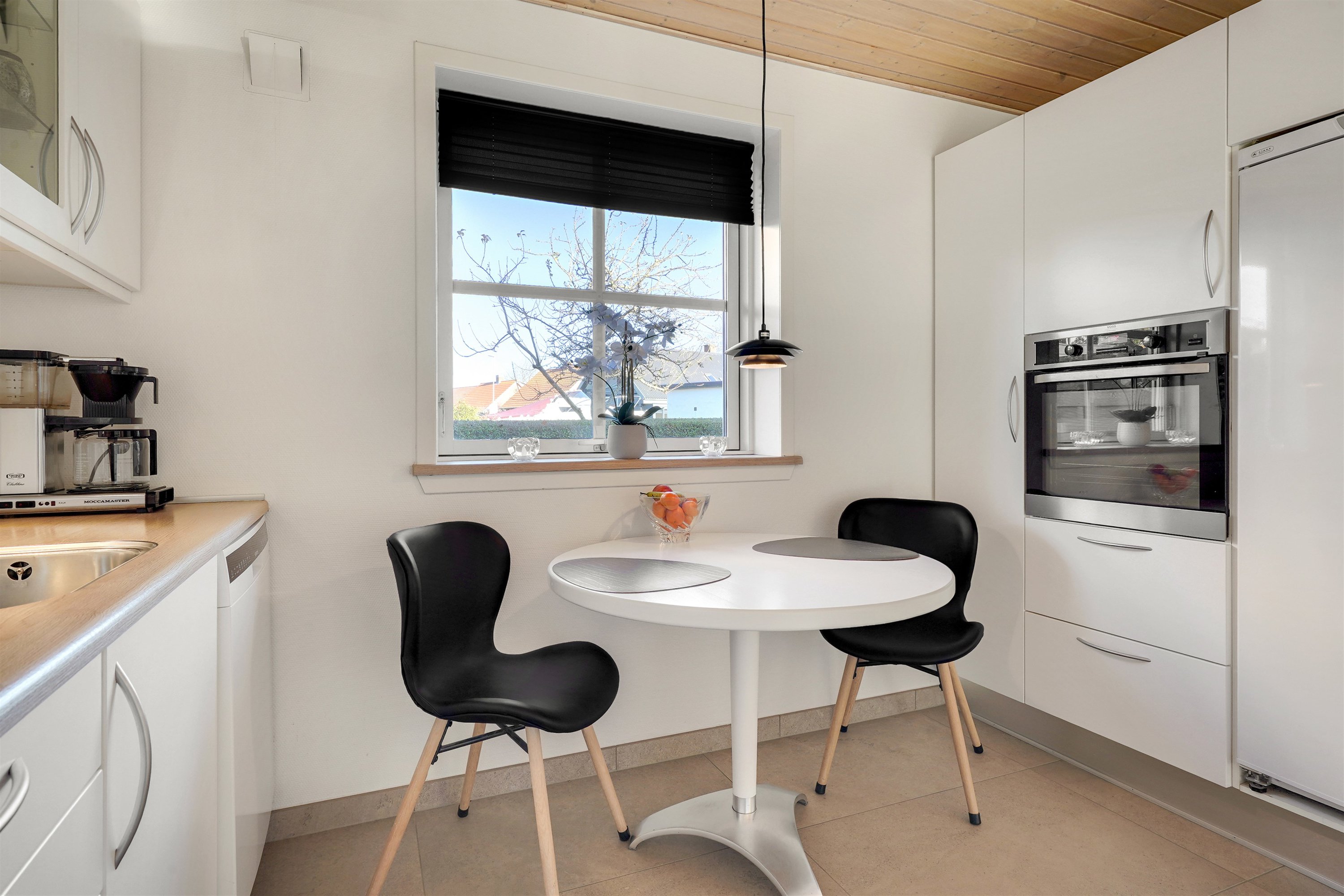 Fremhævet køkken billede i fuldskærmstilstand. Billede af Bryndumvej 2, Tarp, 6715 Esbjerg N