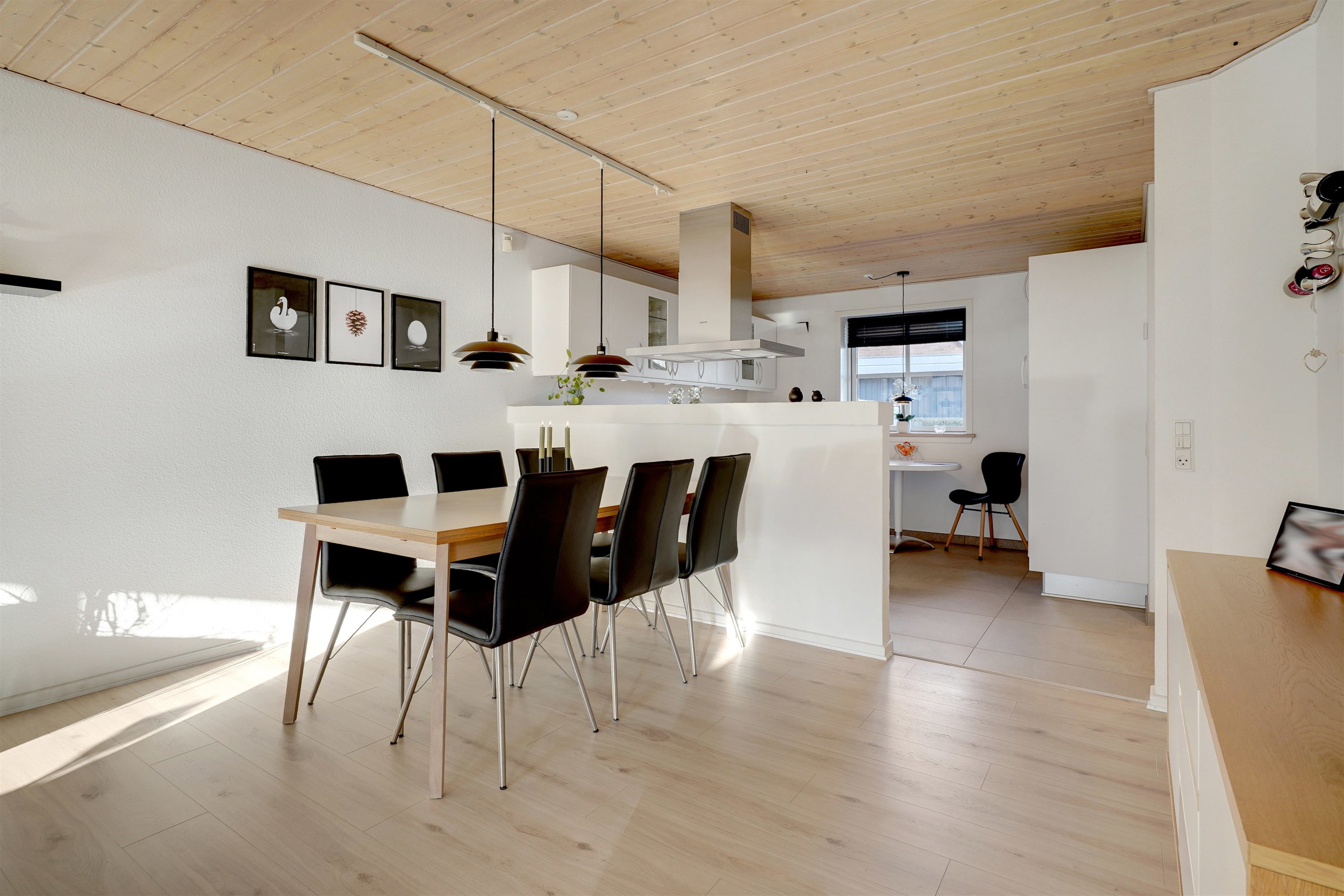 Fremhævet alrum billede i fuldskærmstilstand. Billede af Bryndumvej 2, Tarp, 6715 Esbjerg N