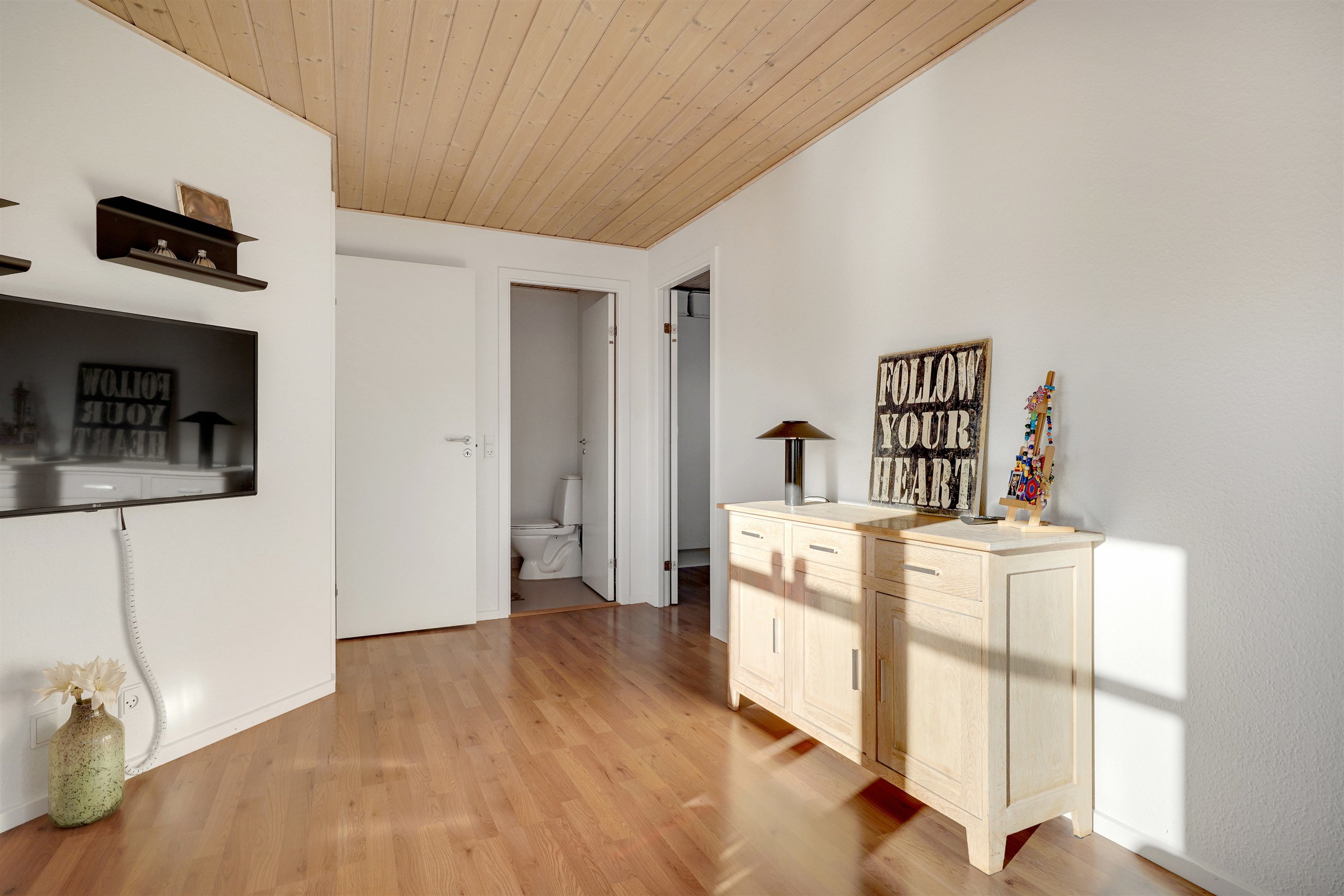 Fremhævet værelse billede i fuldskærmstilstand. Billede af Bryndumvej 2, Tarp, 6715 Esbjerg N