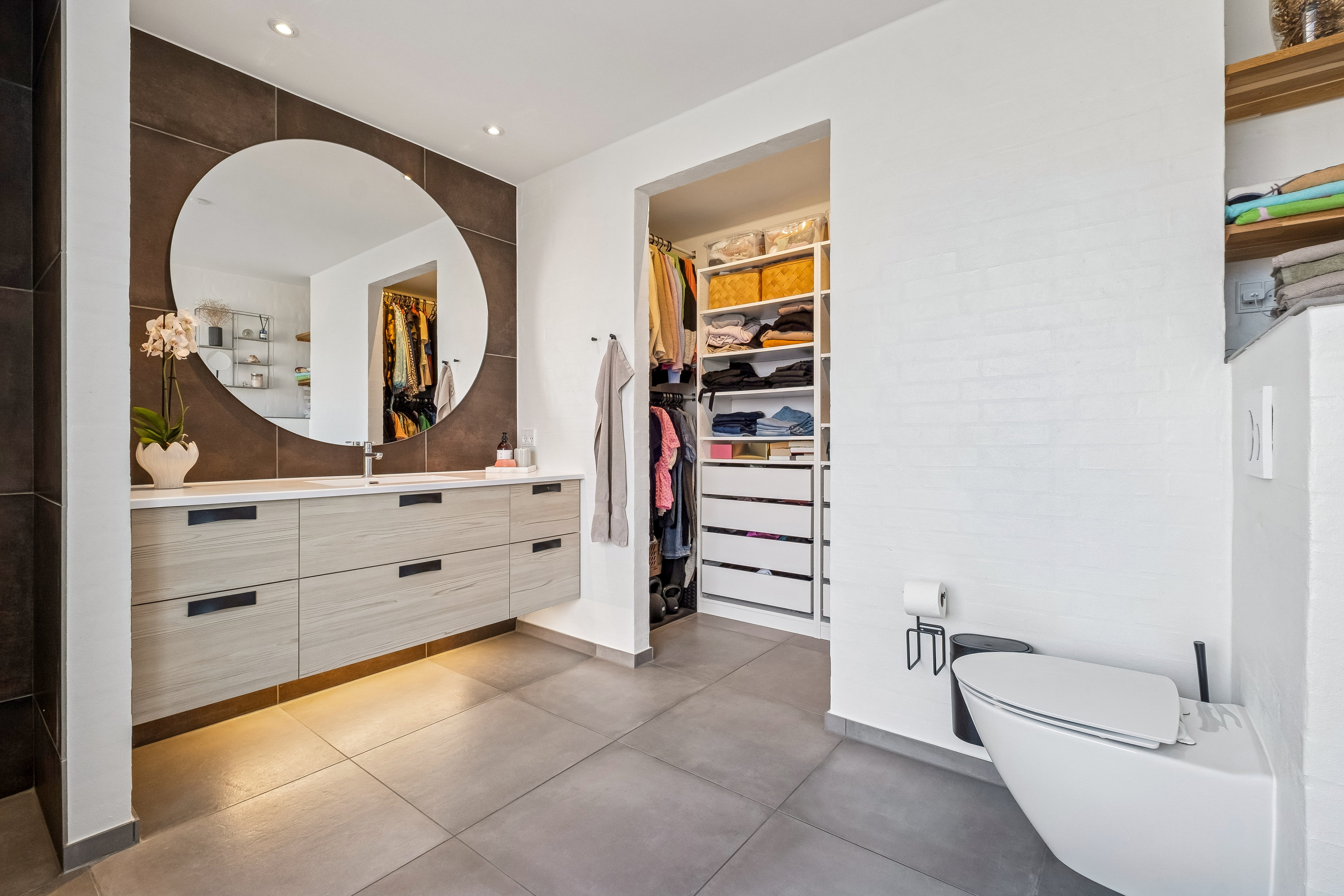 Fremhævet badeværelse billede i fuldskærmstilstand. Billede af Ørskovbæk Parken 21, 8732 Hovedgård