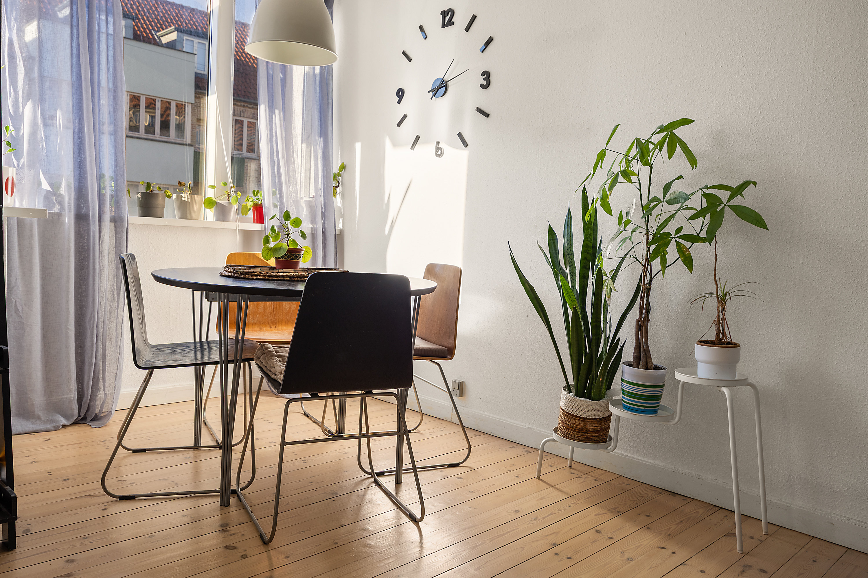 Fremhævet spisestue billede i fuldskærmstilstand. Billede af Mozartsvej 24, 1. tv., 2450 København SV