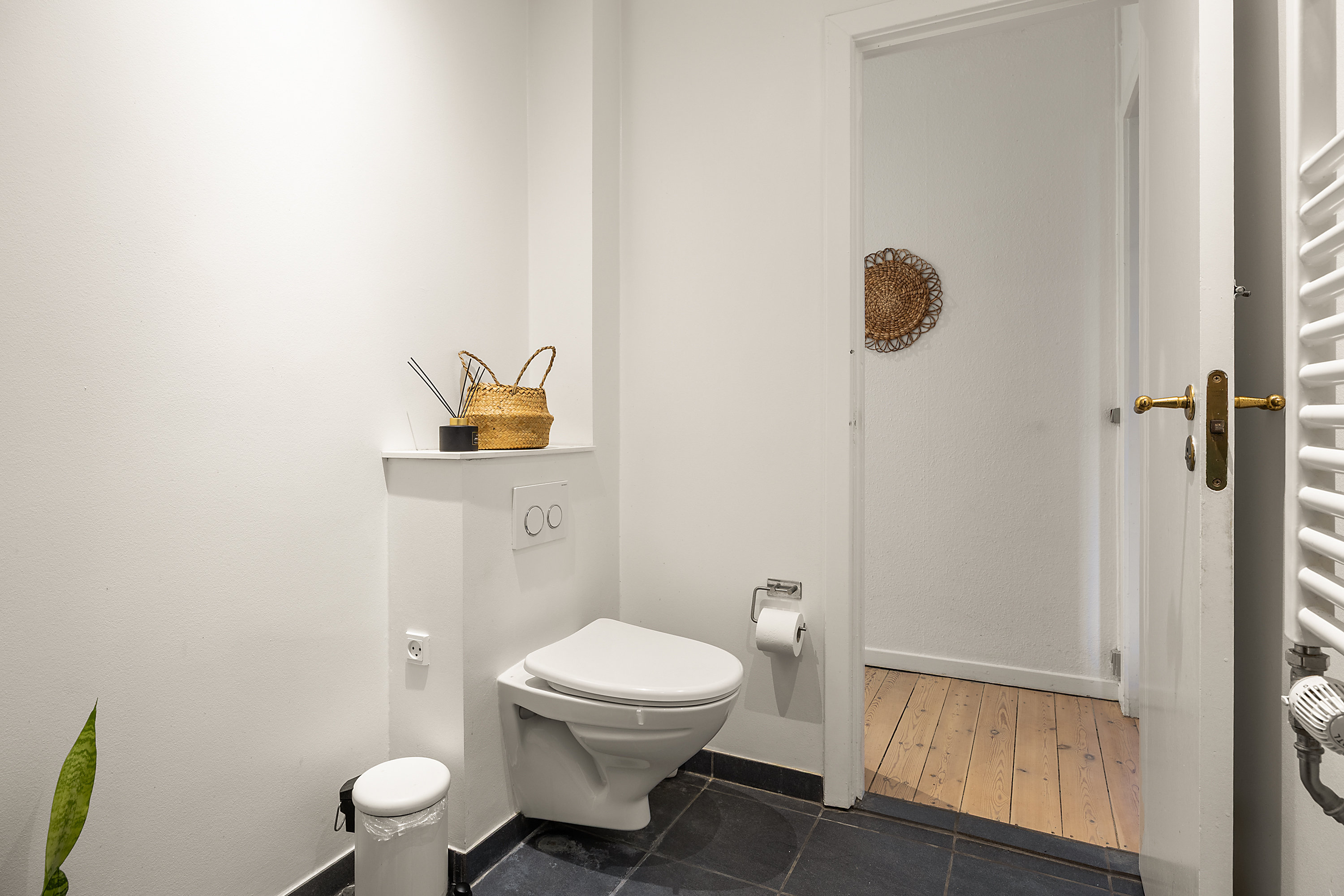 Fremhævet badeværelse billede i fuldskærmstilstand. Billede af Mozartsvej 24, 1. tv., 2450 København SV