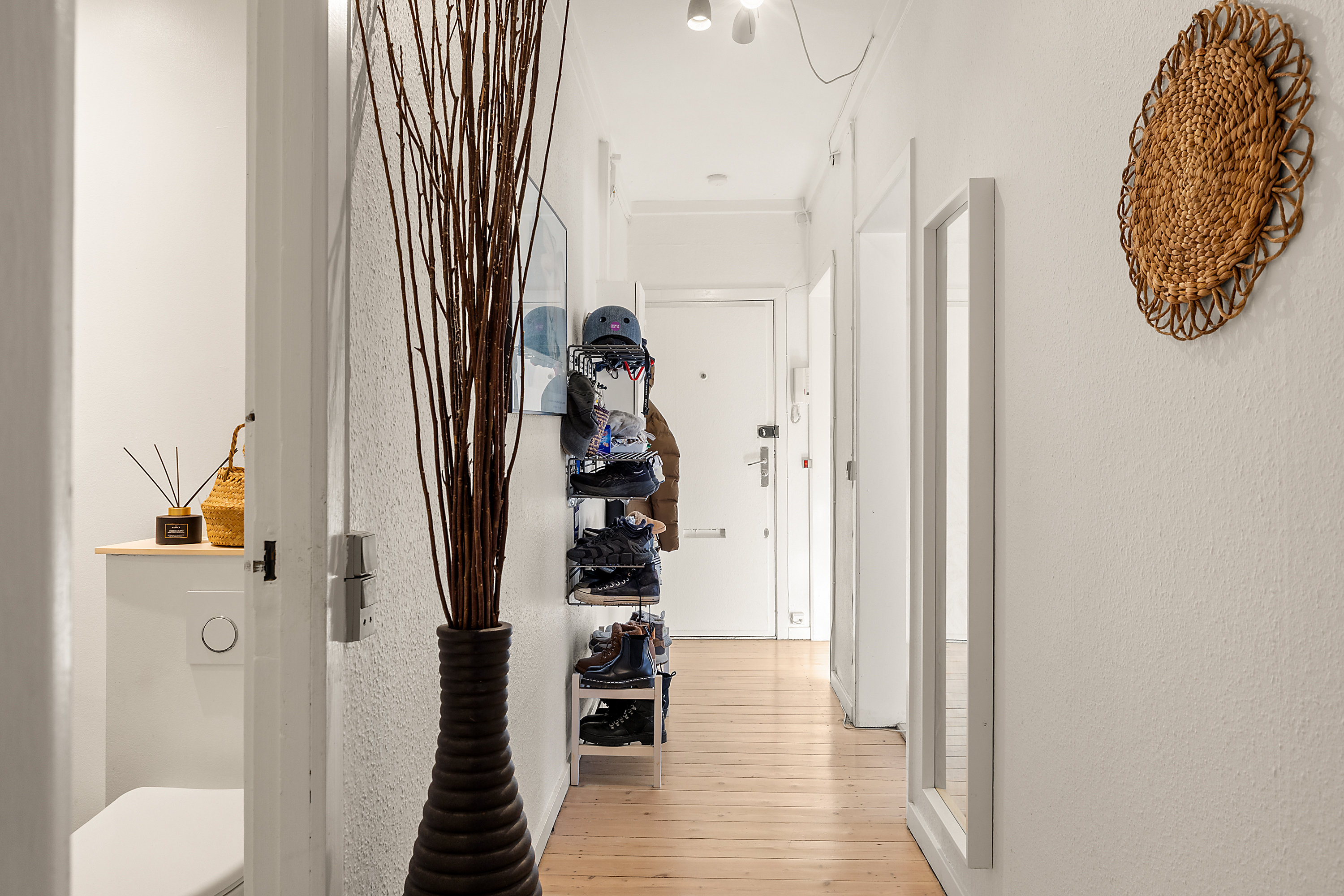 Fremhævet entré billede i fuldskærmstilstand. Billede af Mozartsvej 24, 1. tv., 2450 København SV