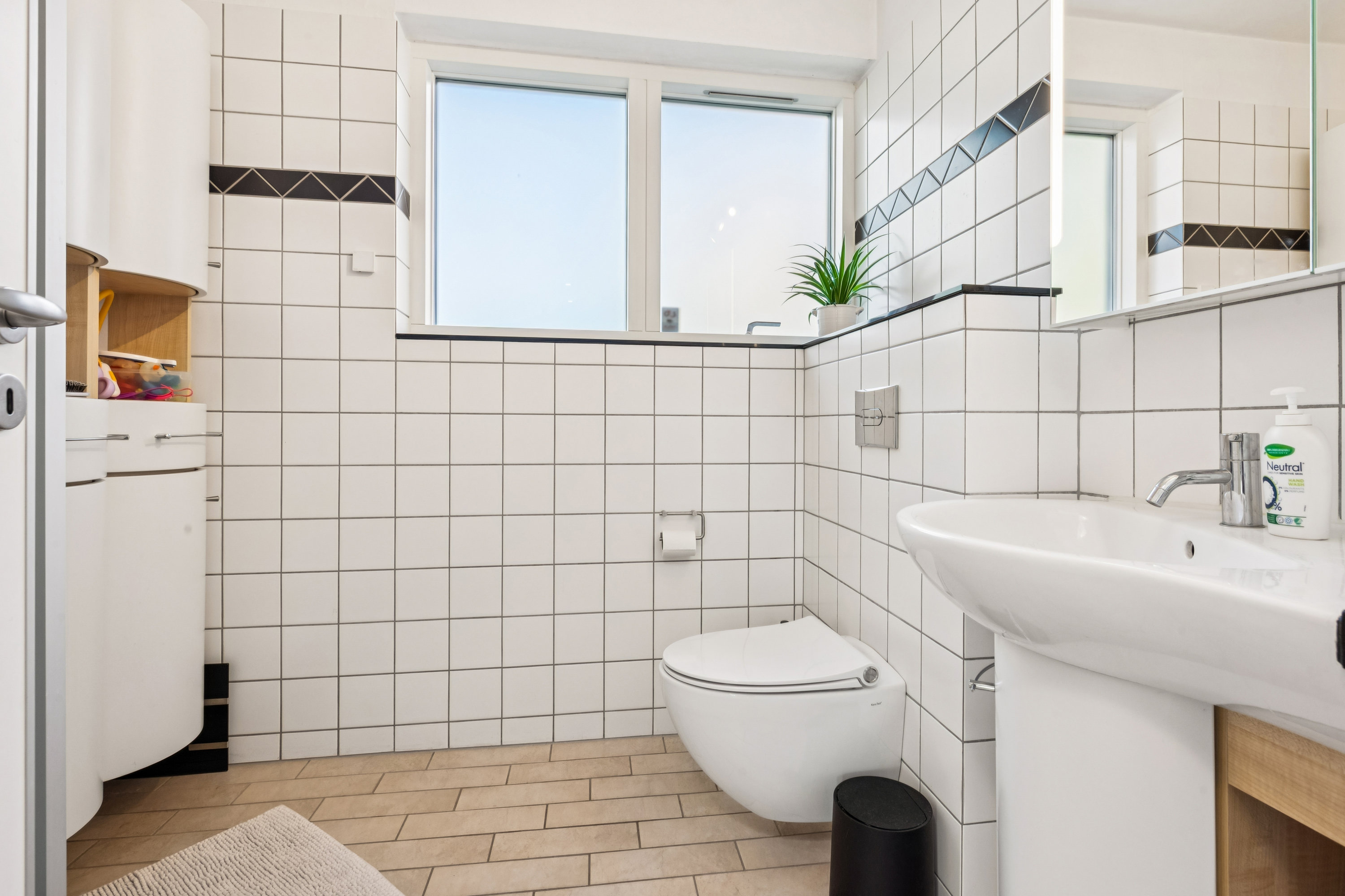 Fremhævet badeværelse billede i fuldskærmstilstand. Billede af Lundtoftevej 155A, 2800 Kongens Lyngby