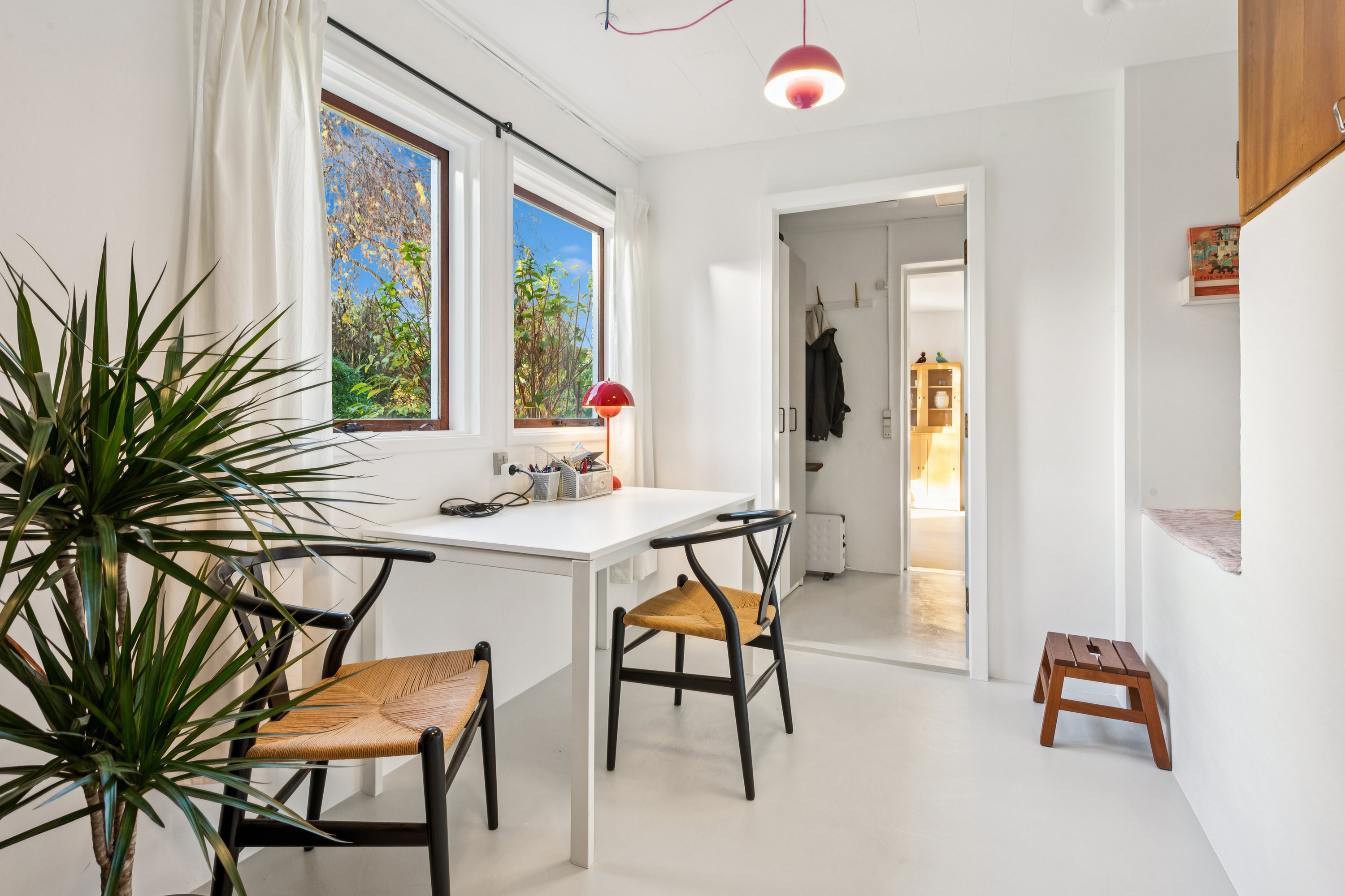 Fremhævet spisestue billede i fuldskærmstilstand. Billede af Lundtoftevej 155A, 2800 Kongens Lyngby