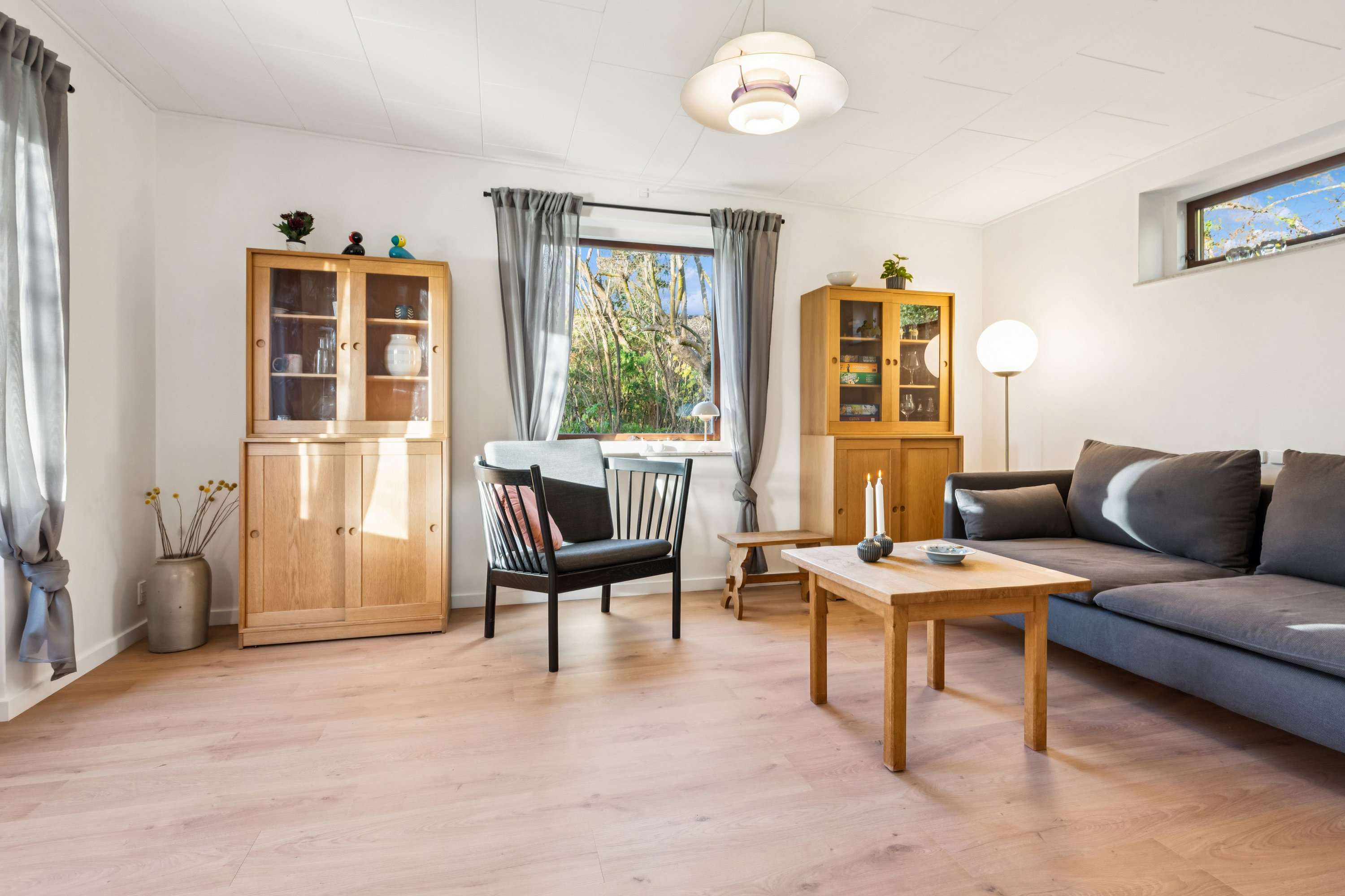 Fremhævet stue billede i fuldskærmstilstand. Billede af Lundtoftevej 155A, 2800 Kongens Lyngby