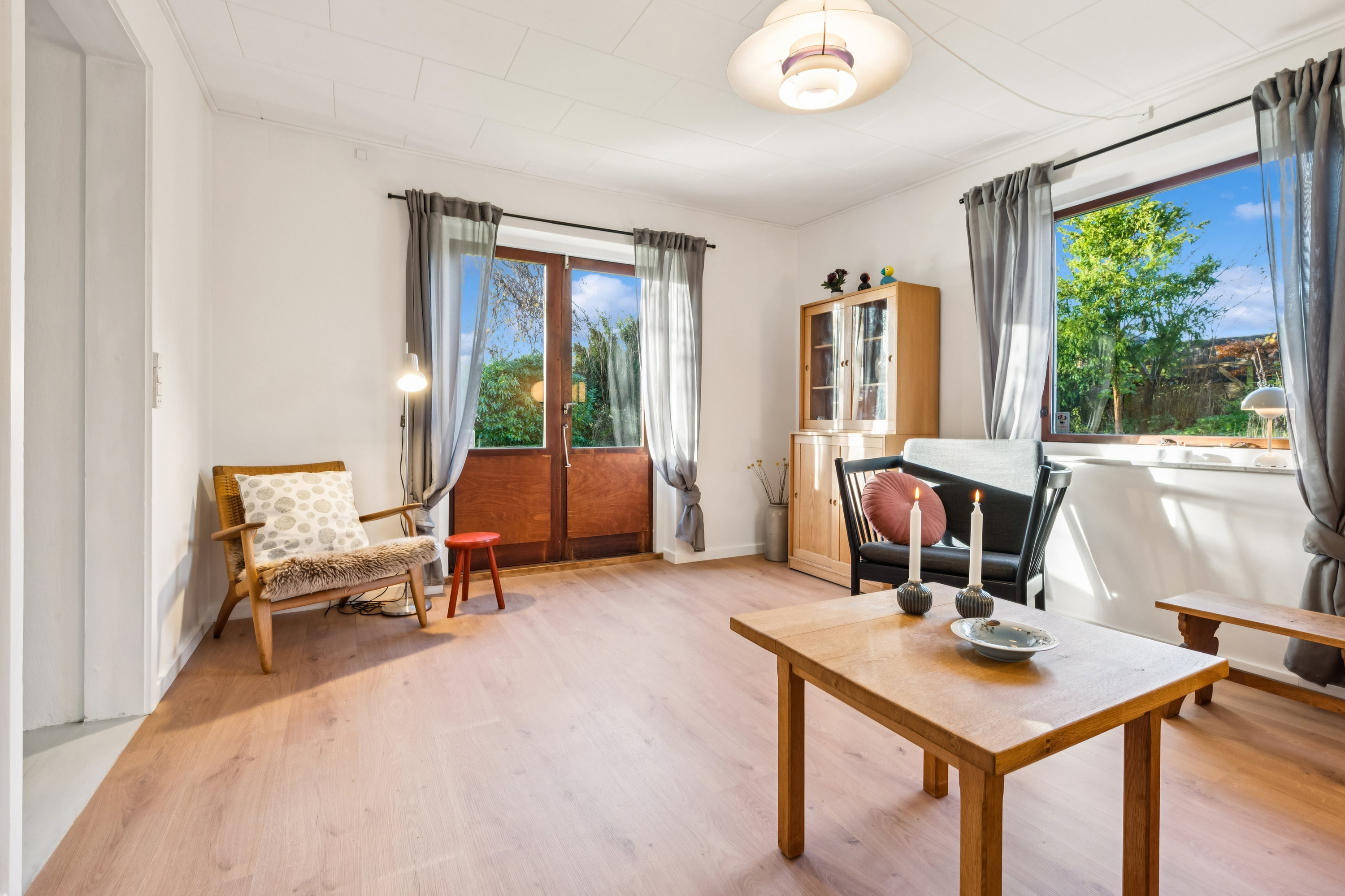 Fremhævet stue billede i fuldskærmstilstand. Billede af Lundtoftevej 155A, 2800 Kongens Lyngby