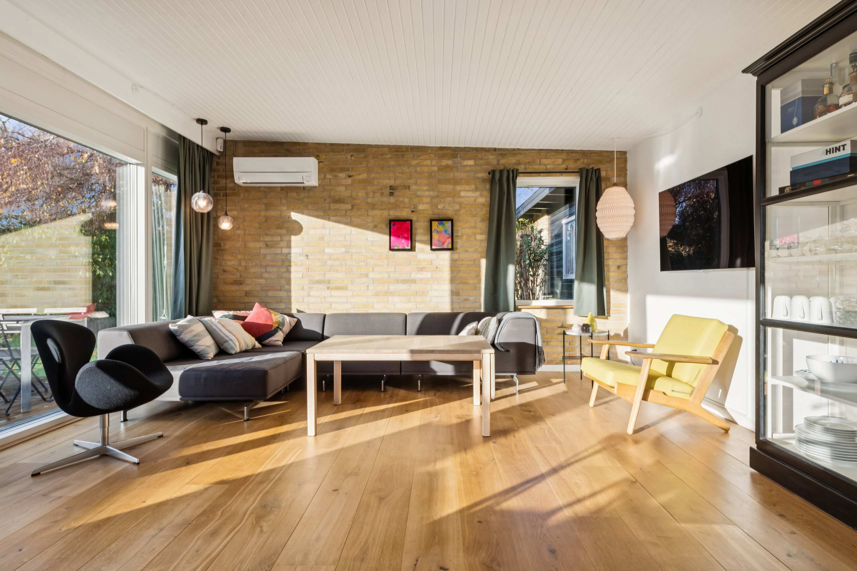 Fremhævet stue billede i fuldskærmstilstand. Billede af Lundtoftevej 155A, 2800 Kongens Lyngby