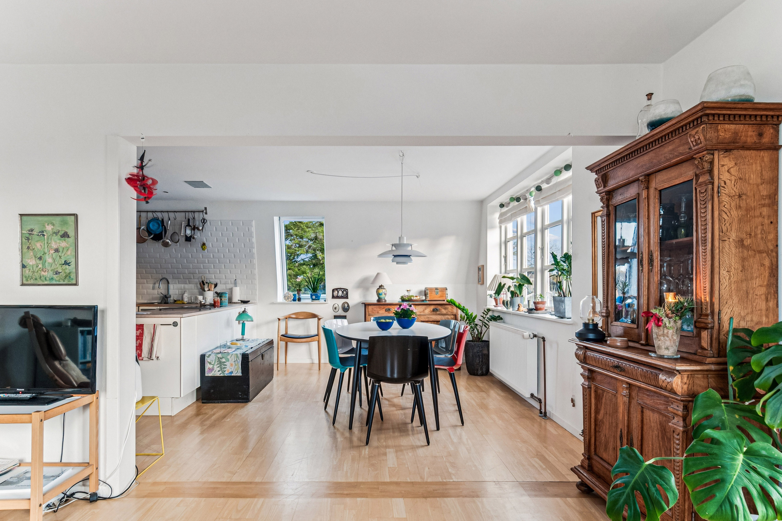 Fremhævet stue billede i fuldskærmstilstand. Billede af Gulkløvervej 8, 1., 2400 København NV