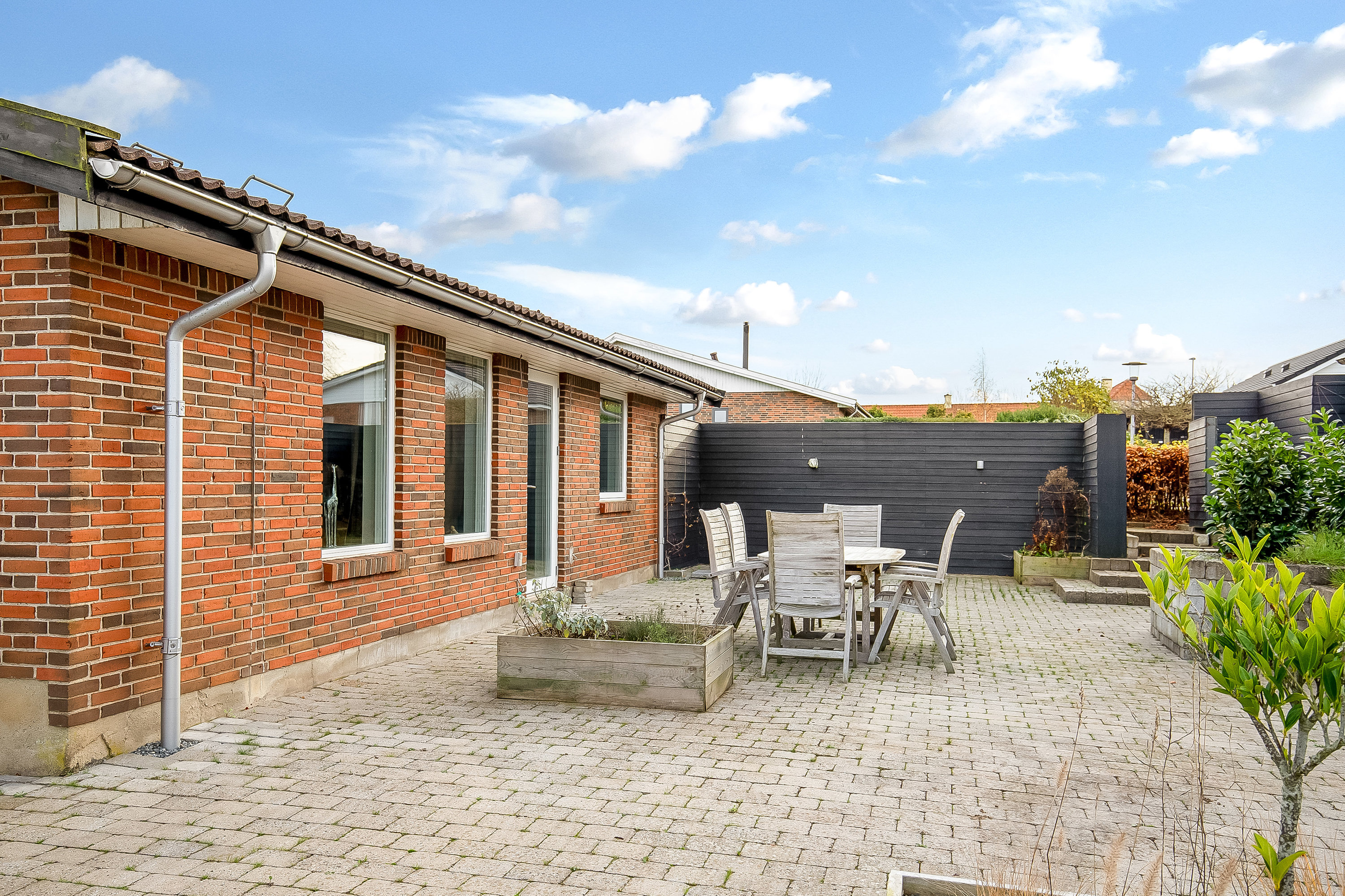 Fremhævet terrasse billede i fuldskærmstilstand. Billede af Dalsvinget 21, Erritsø, 7000 Fredericia