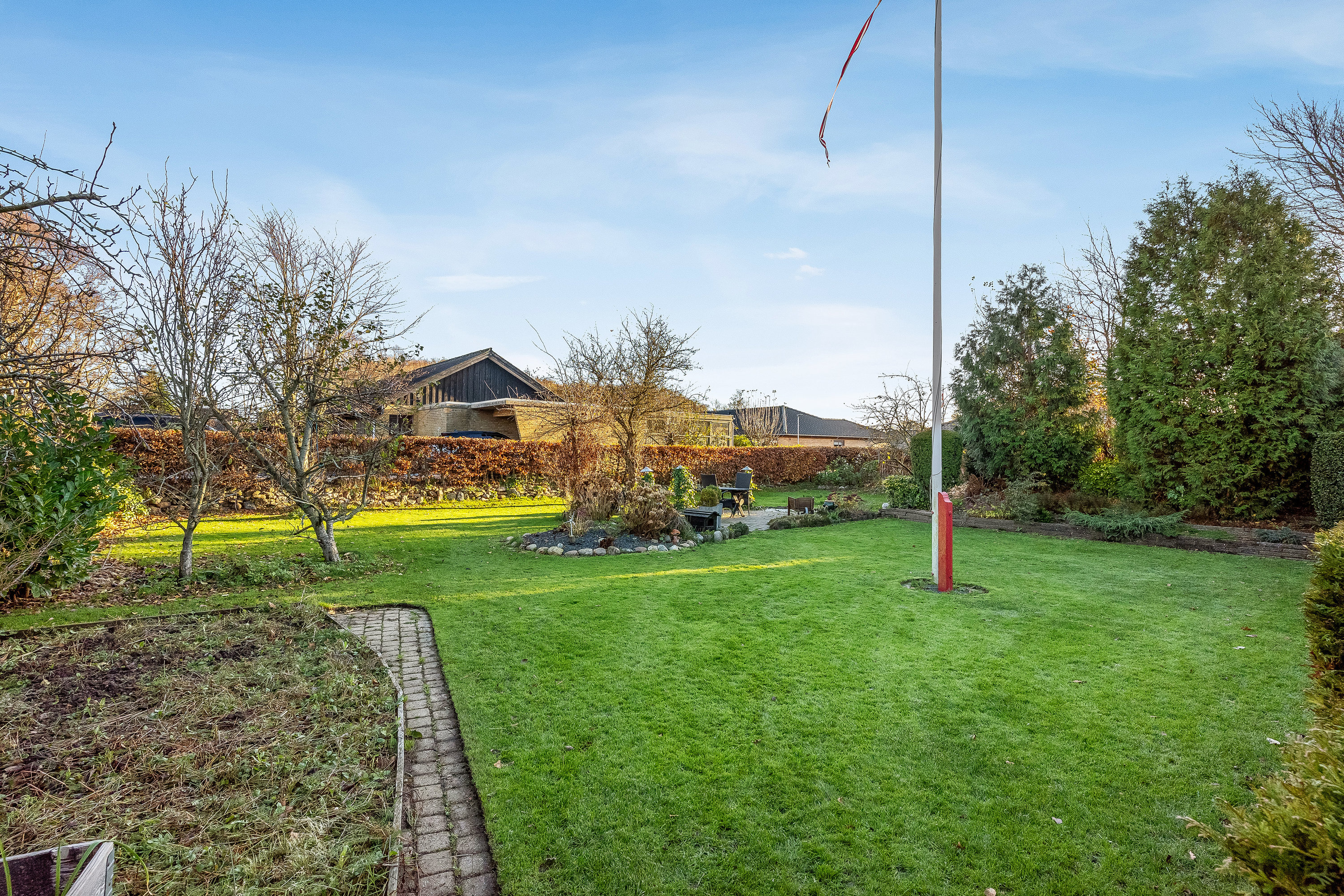 Fremhævet have billede i fuldskærmstilstand. Billede af Holstebrovej 6, Rindum, 6950 Ringkøbing