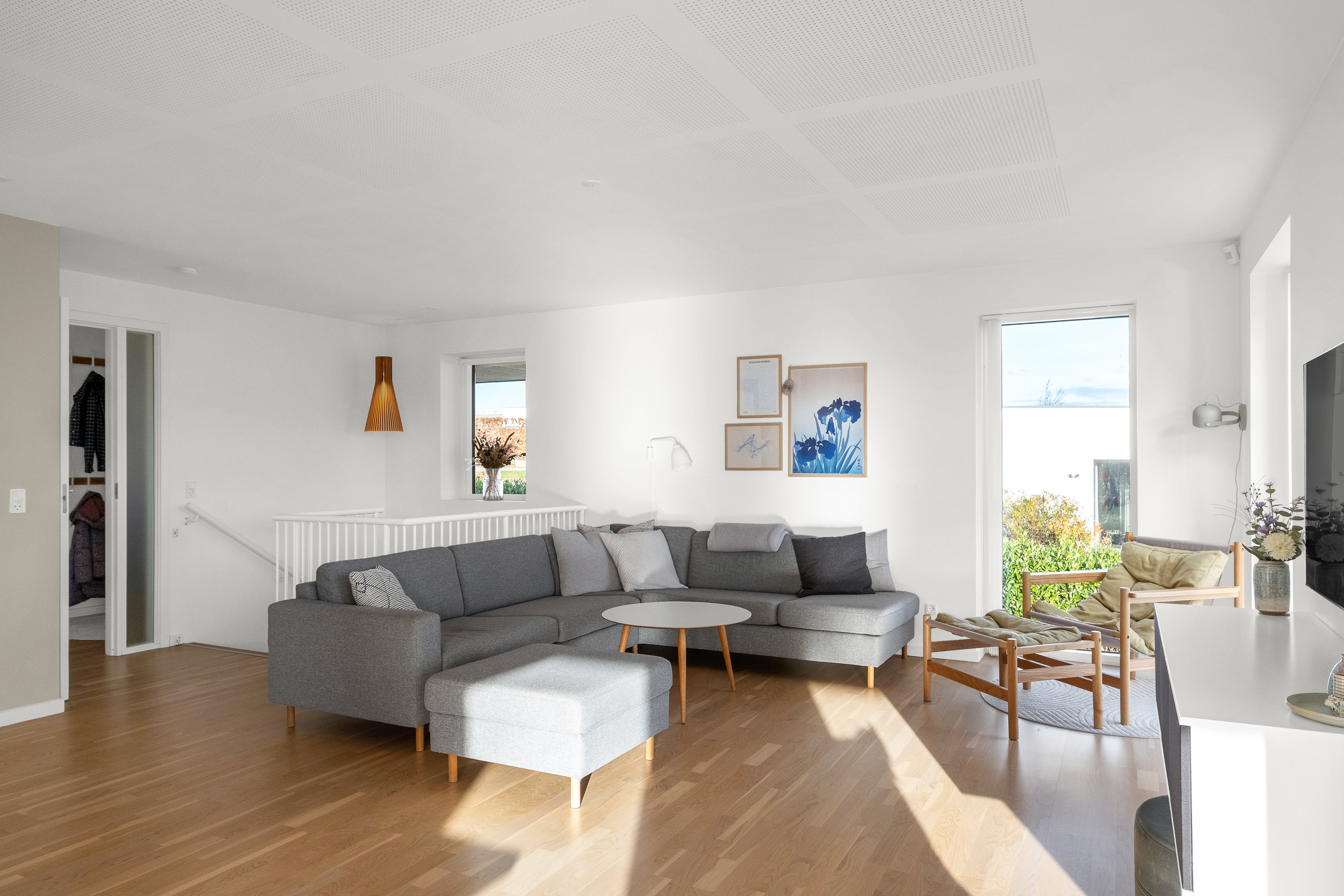 Fremhævet stue billede i fuldskærmstilstand. Billede af Hybenhaven 14, 8520 Lystrup