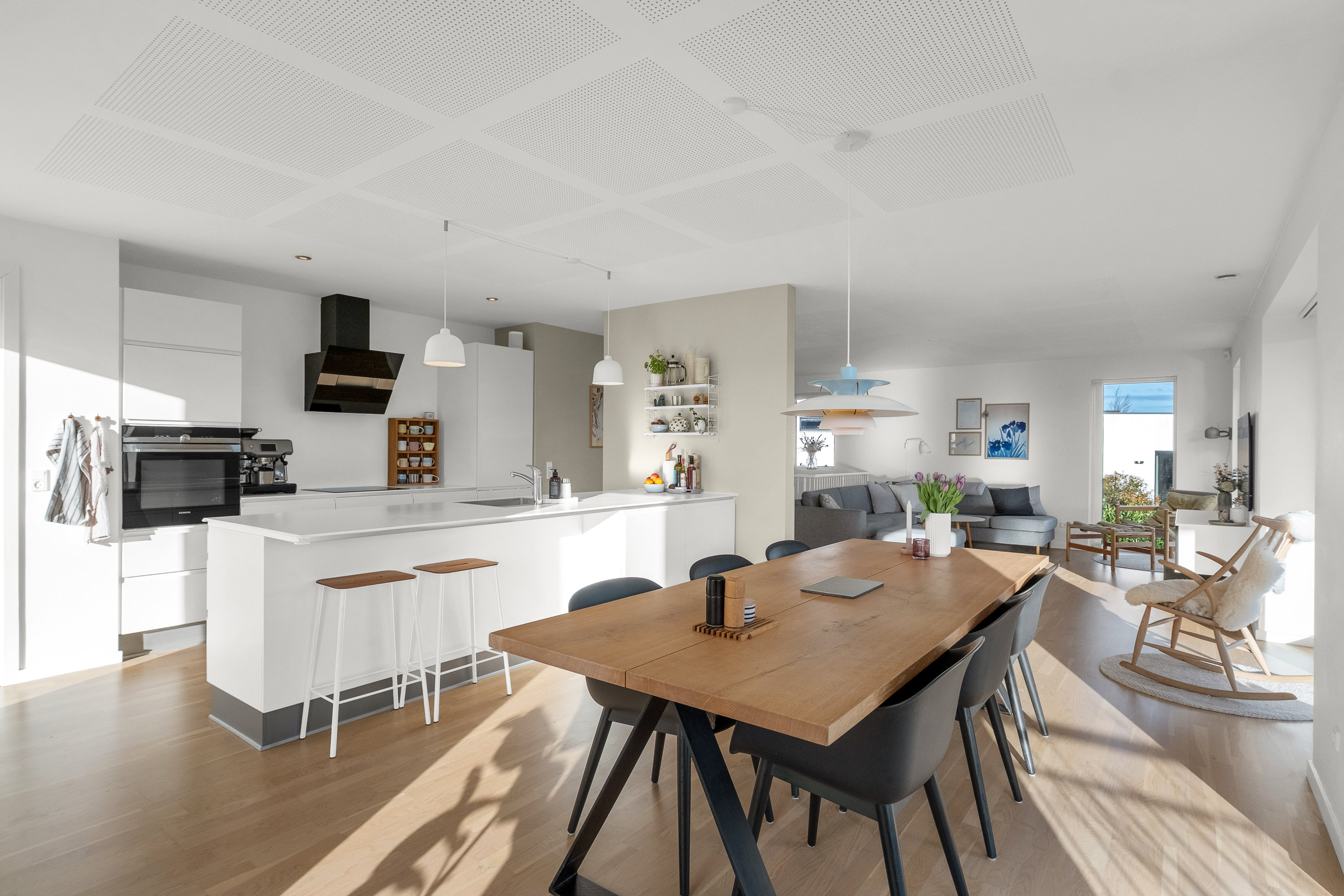 Fremhævet køkken alrum billede i fuldskærmstilstand. Billede af Hybenhaven 14, 8520 Lystrup