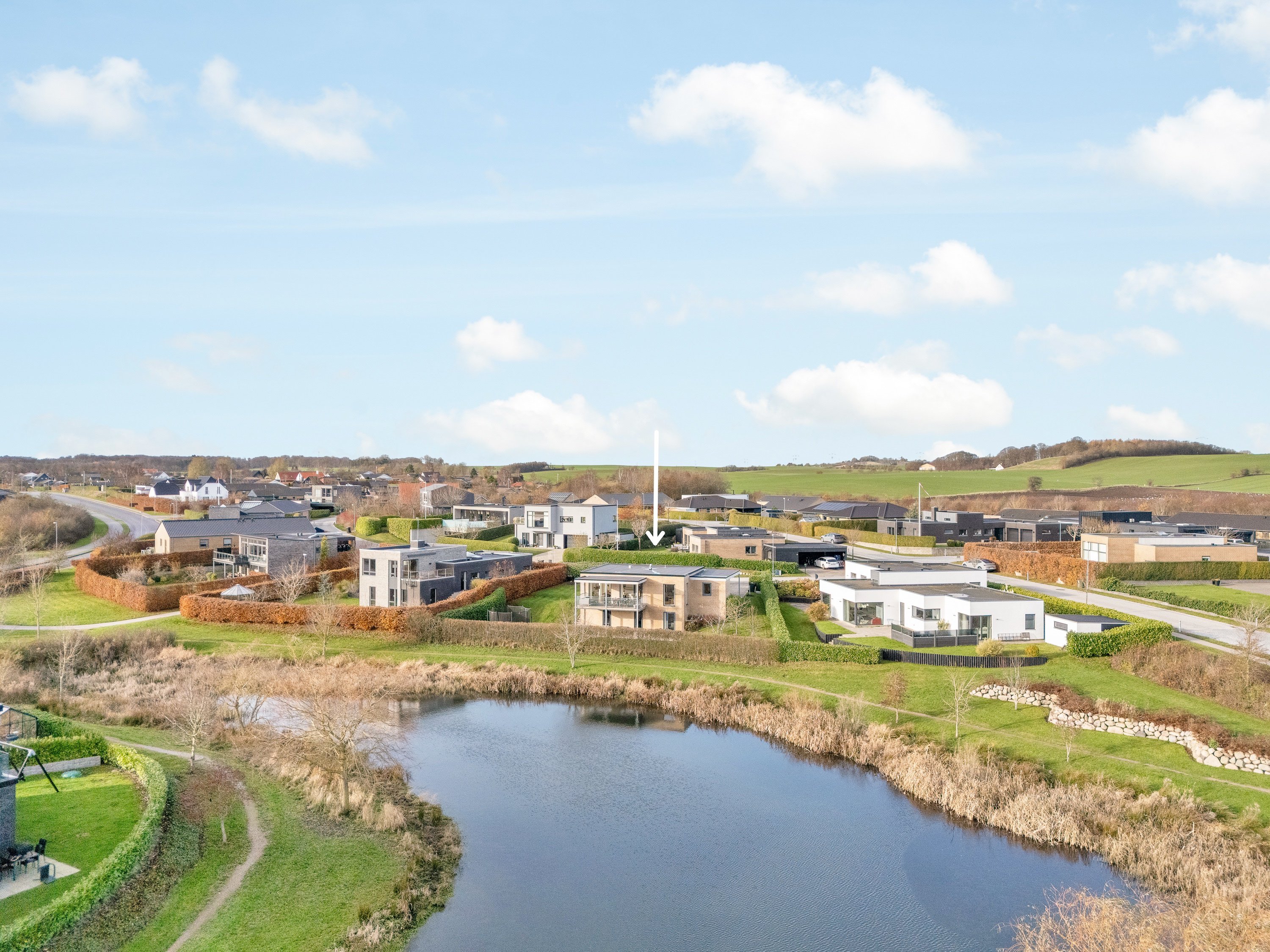 Fremhævet luftfoto billede i fuldskærmstilstand. Billede af Hybenhaven 14, 8520 Lystrup