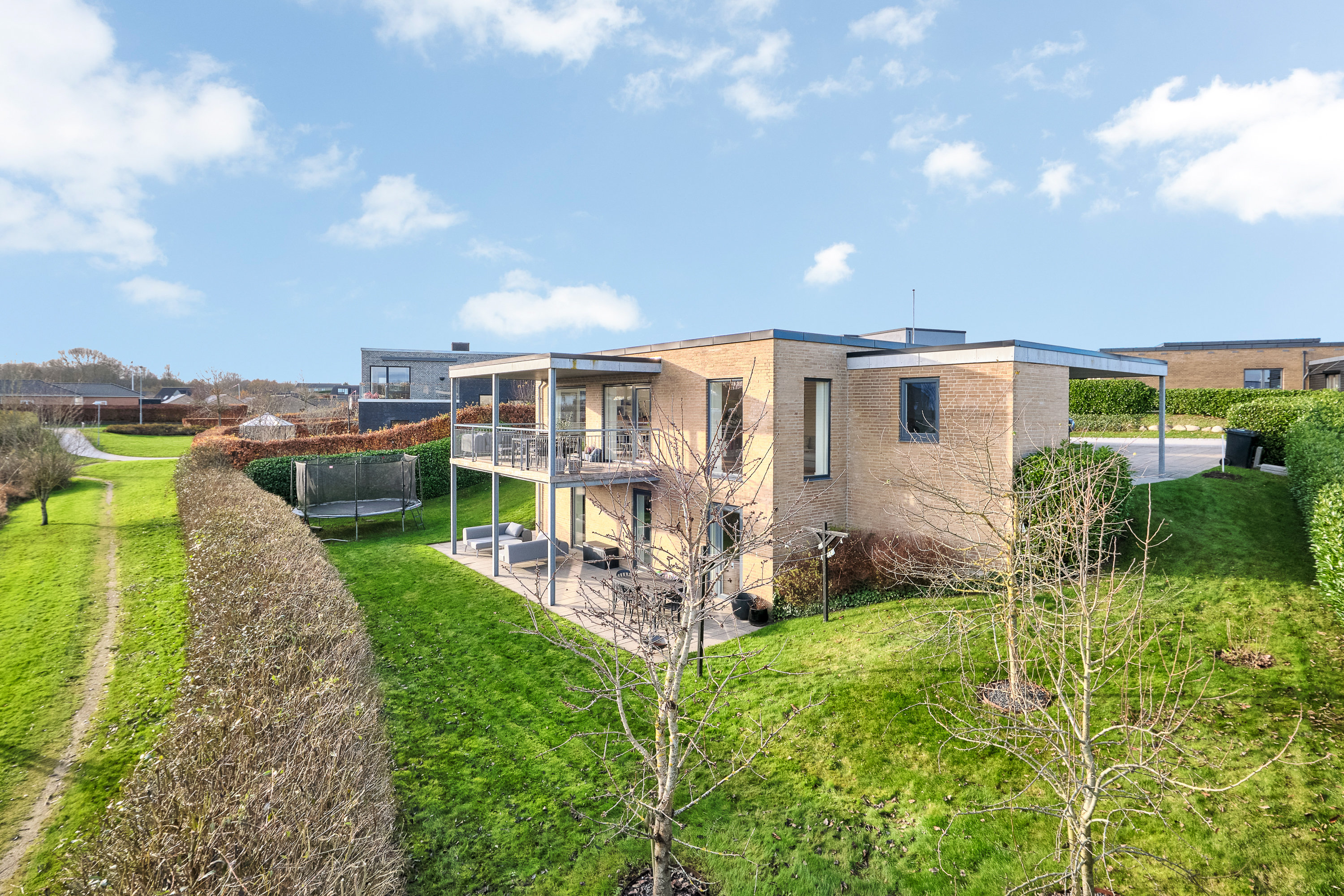 Fremhævet facade billede i fuldskærmstilstand. Billede af Hybenhaven 14, 8520 Lystrup