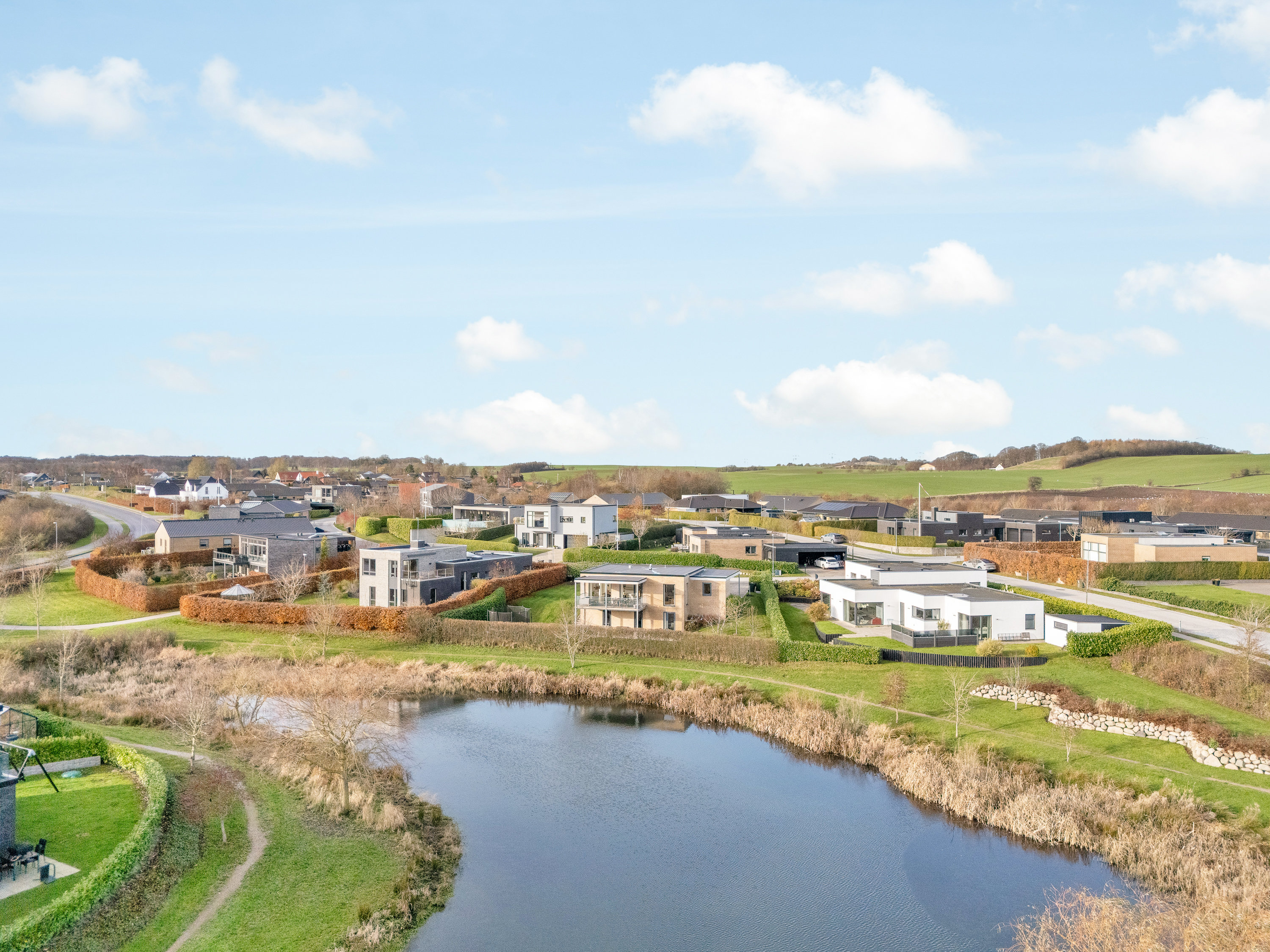 Fremhævet luftfoto billede i fuldskærmstilstand. Billede af Hybenhaven 14, 8520 Lystrup