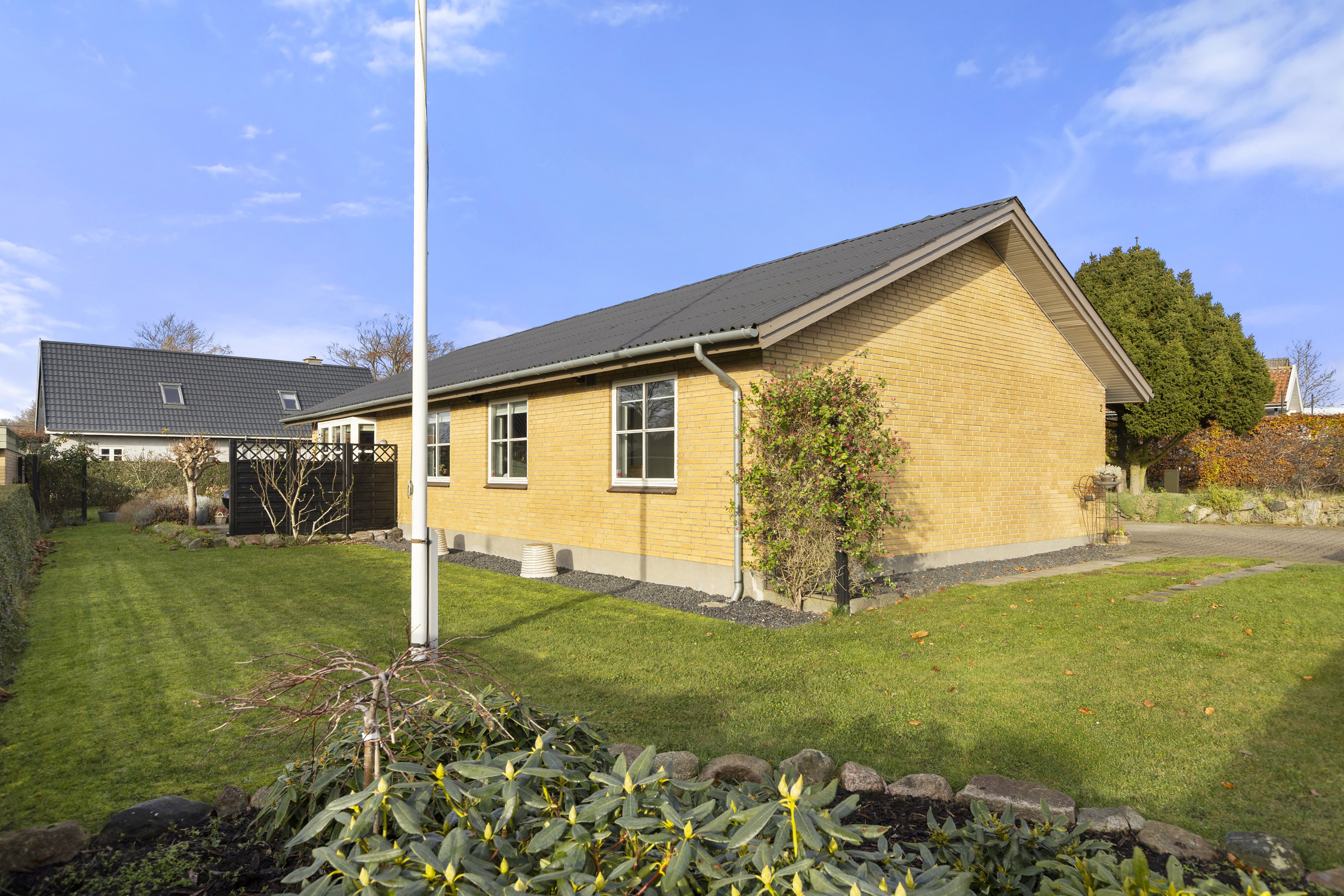 Miniaturebillede 1: ejendommen. Billede af Smedevænget 2, Høm, 4100 Ringsted