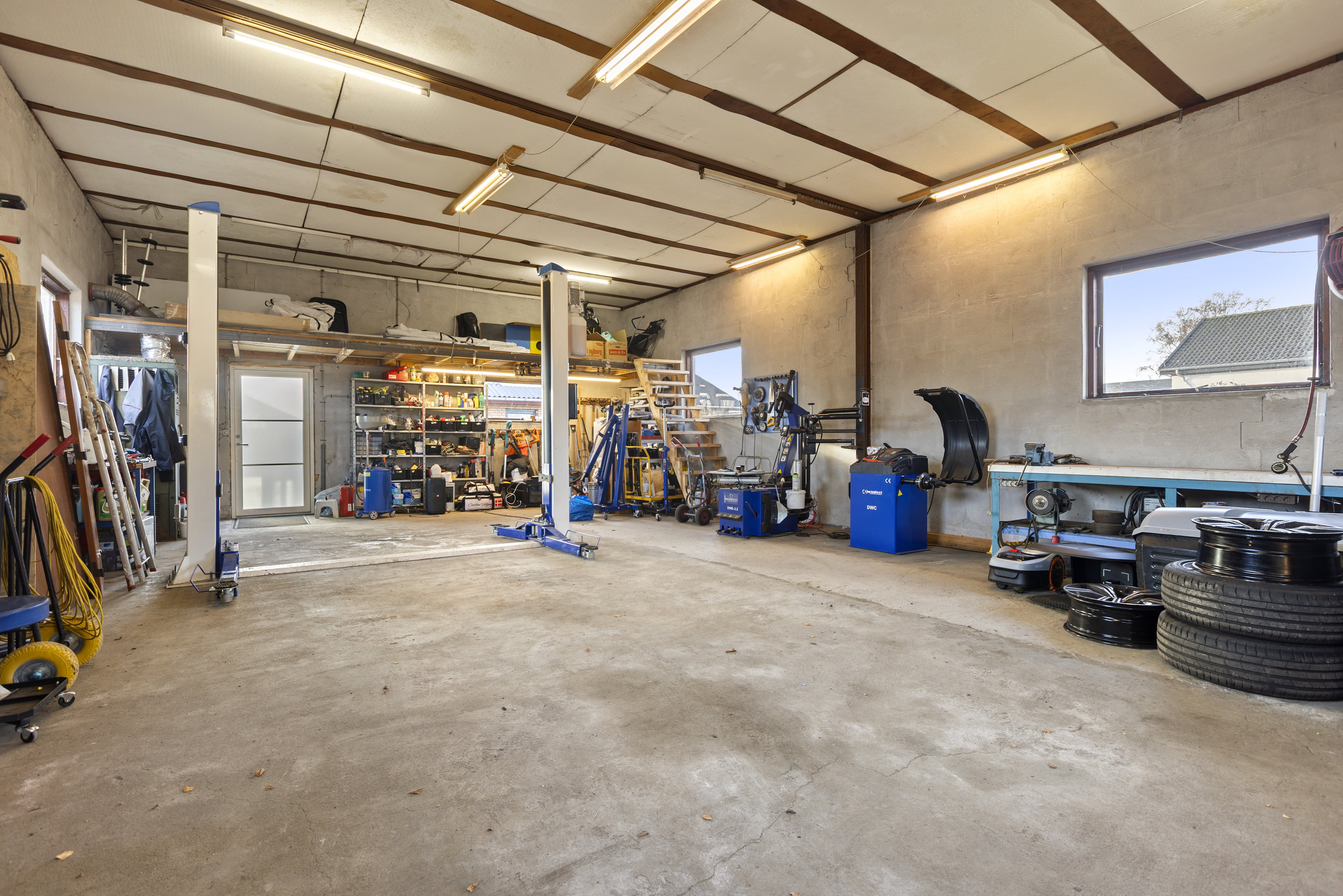 Fremhævet garage billede i fuldskærmstilstand. Billede af Vibevej 34, 4100 Ringsted