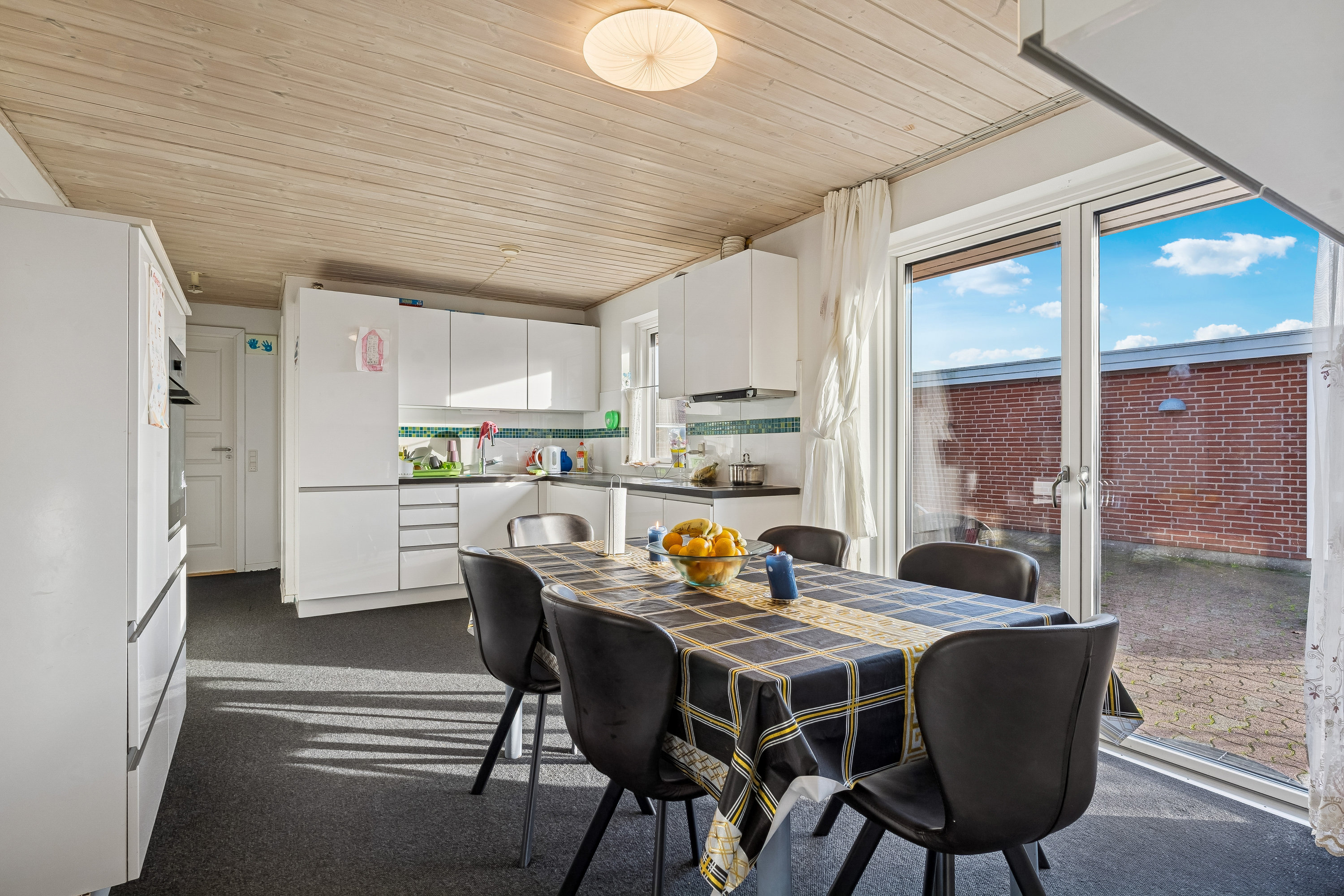 Fremhævet køkken/alrum billede i fuldskærmstilstand. Billede af Moseparken 68, 8722 Hedensted