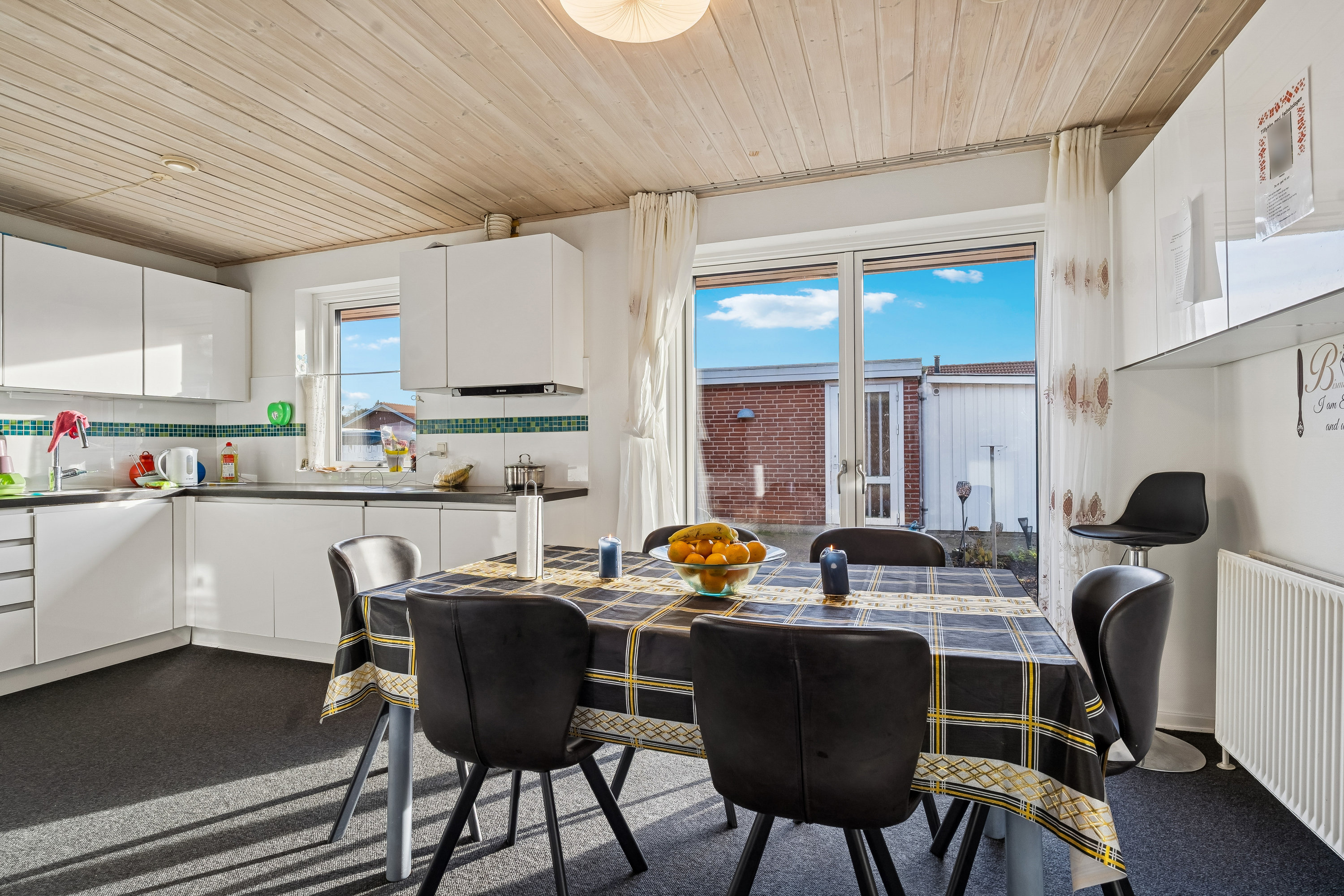 Fremhævet køkken/alrum billede i fuldskærmstilstand. Billede af Moseparken 68, 8722 Hedensted