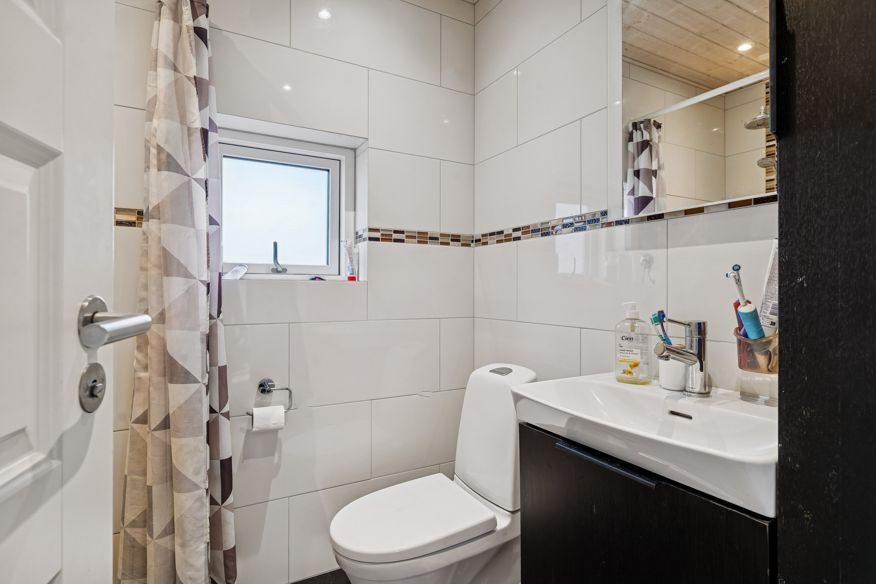 Fremhævet badeværelse billede i fuldskærmstilstand. Billede af Moseparken 68, 8722 Hedensted