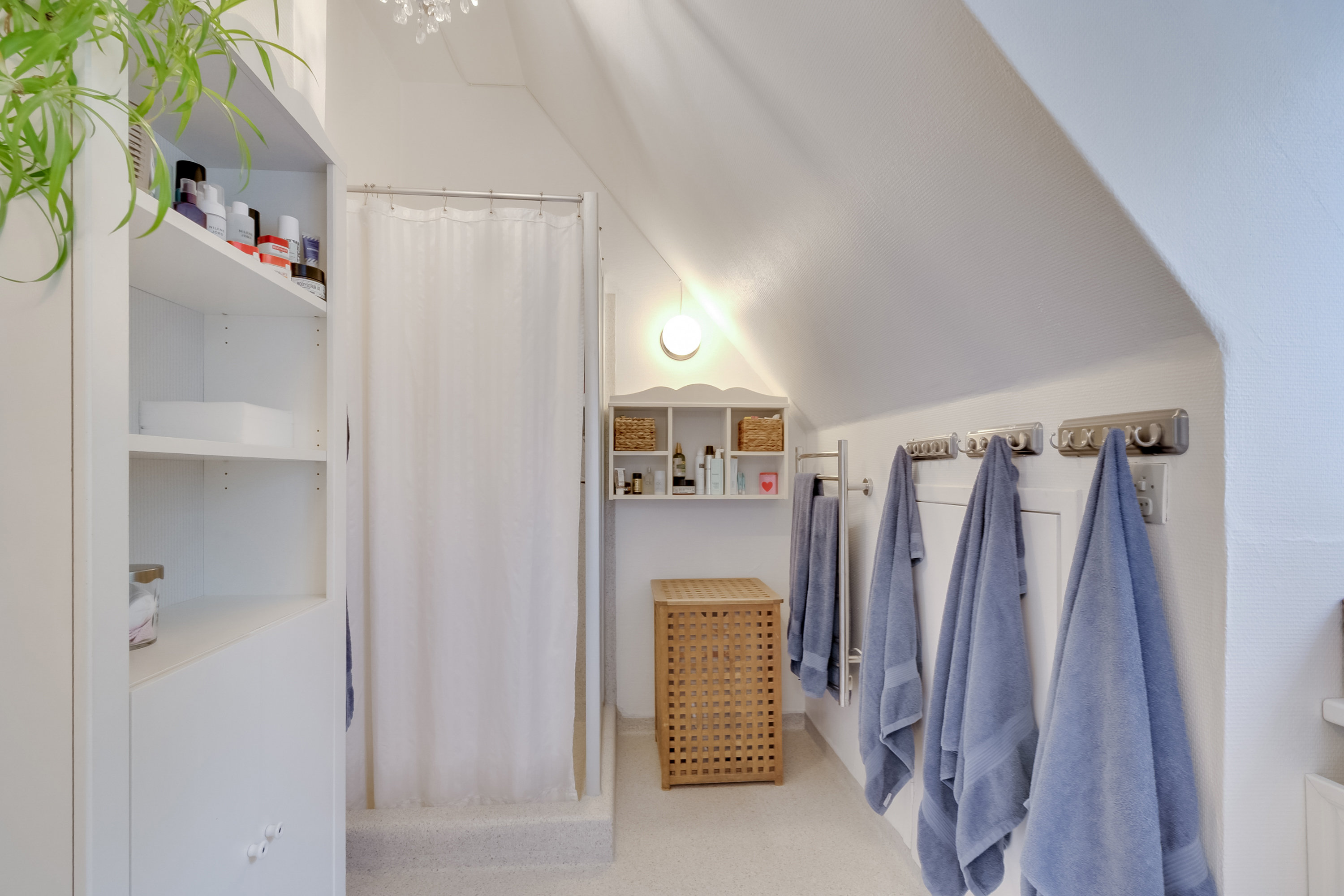 Fremhævet badeværelse billede i fuldskærmstilstand. Billede af Teglgårdsparken 40A, 5500 Middelfart