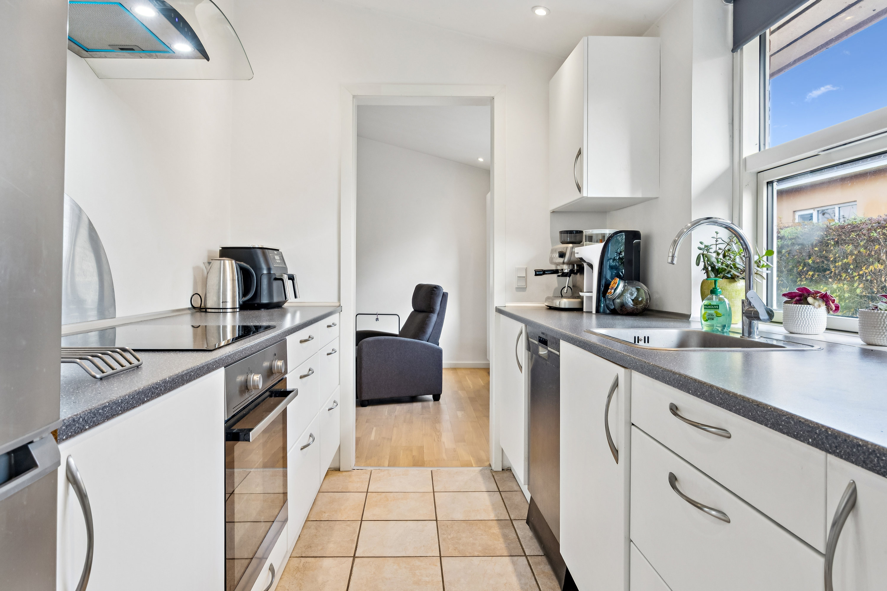 Fremhævet køkken billede i fuldskærmstilstand. Billede af Drosselvej 2, 4270 Høng