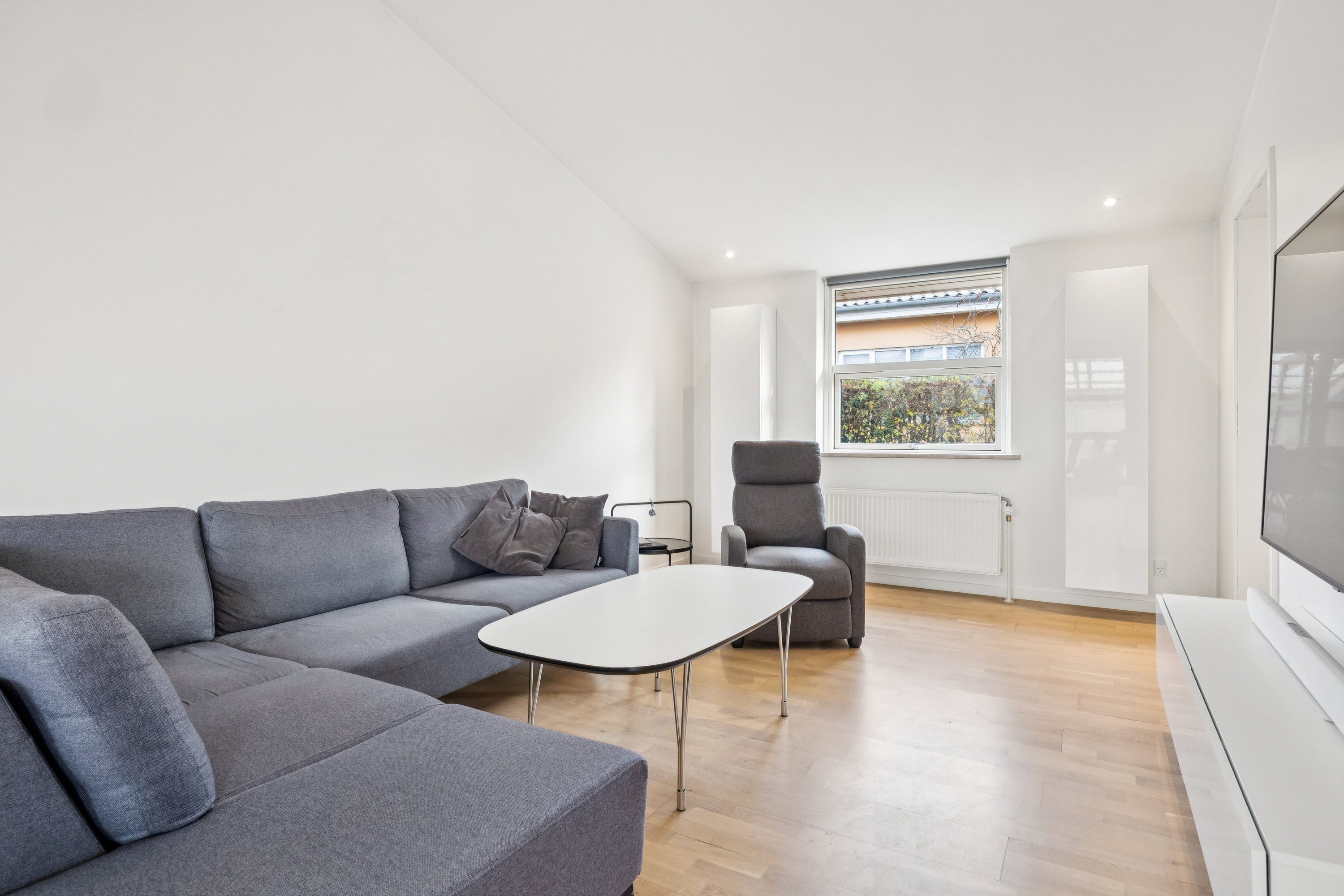 Fremhævet stue billede i fuldskærmstilstand. Billede af Drosselvej 2, 4270 Høng