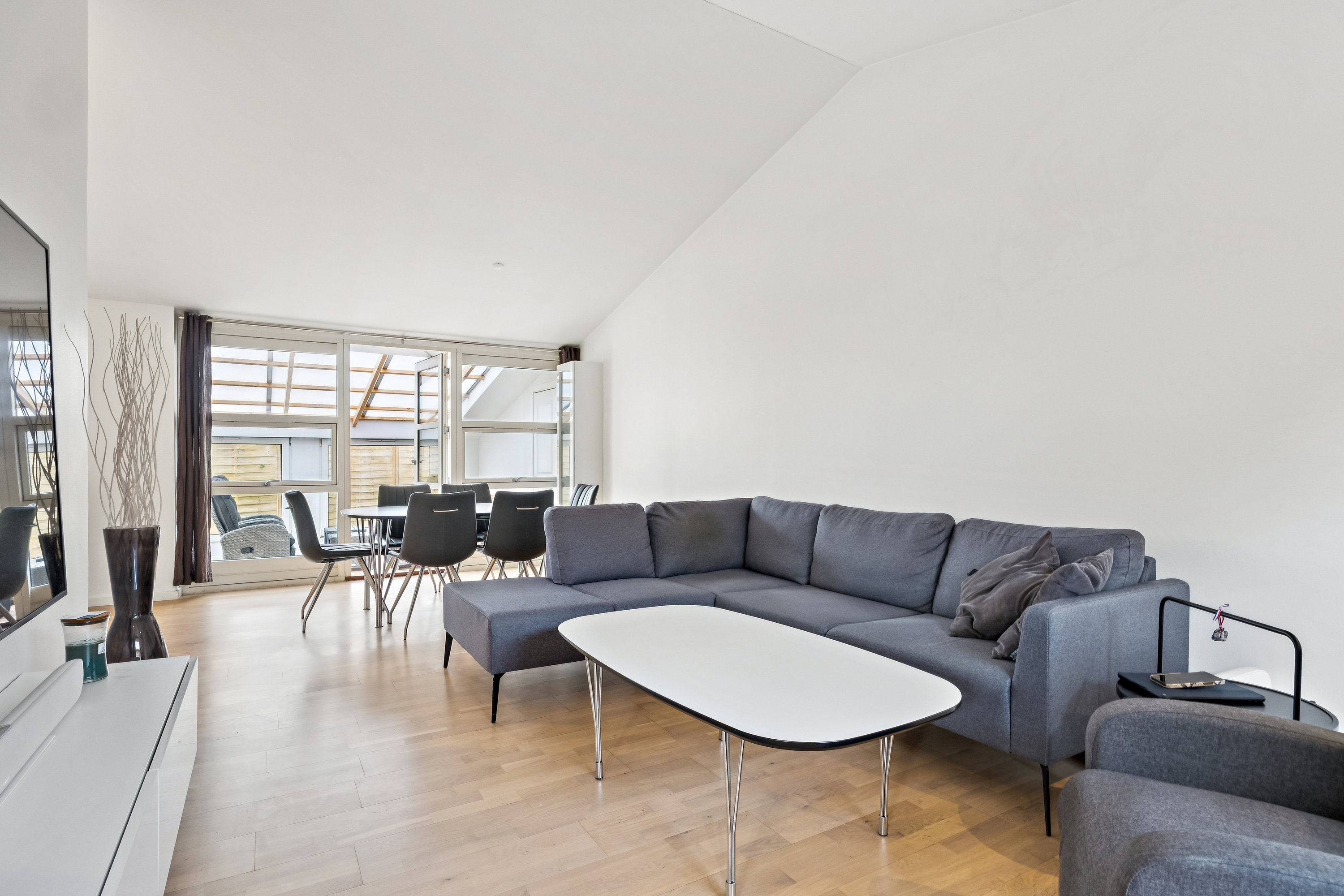 Fremhævet stue billede i fuldskærmstilstand. Billede af Drosselvej 2, 4270 Høng