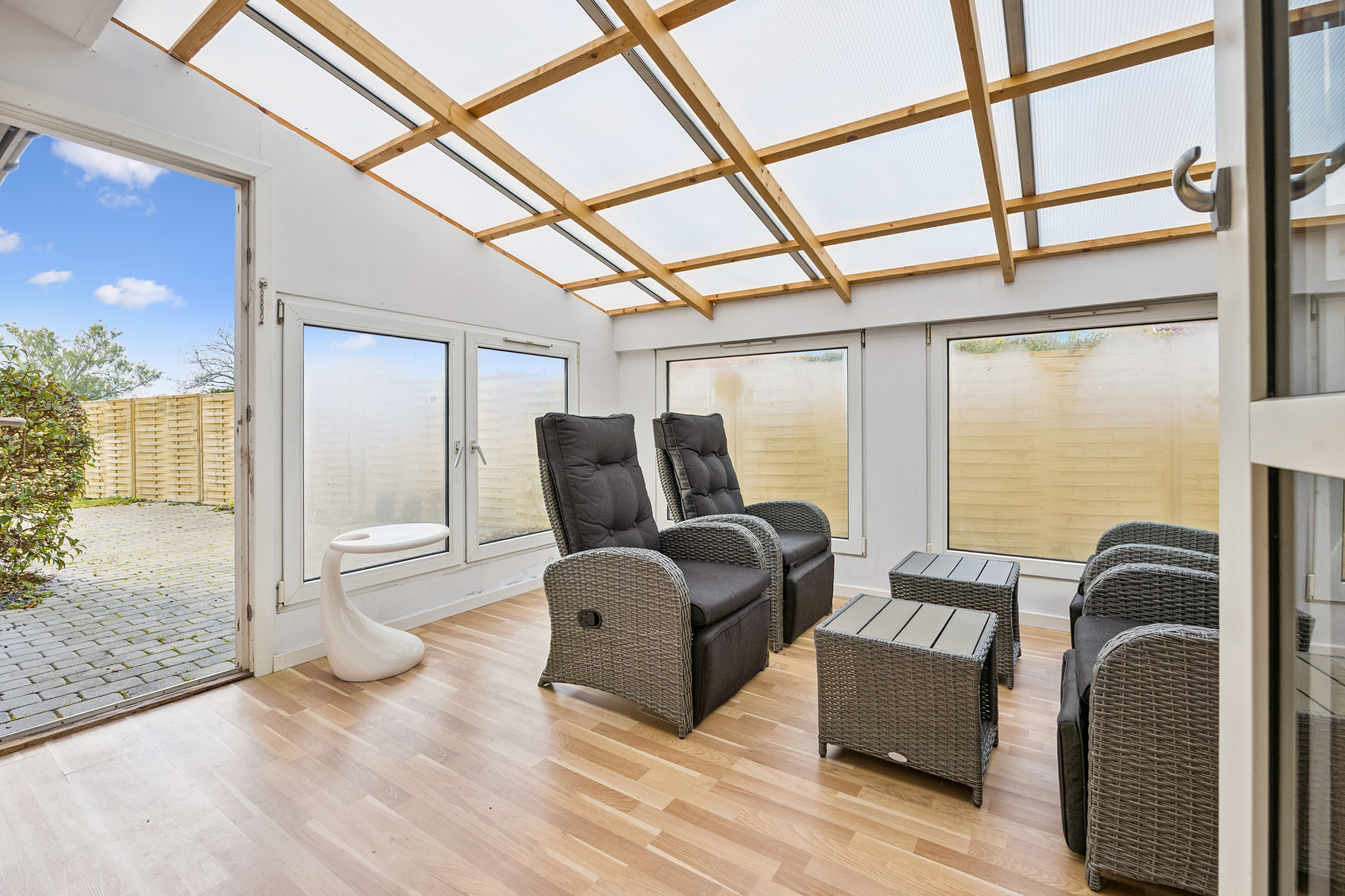 Fremhævet stue billede i fuldskærmstilstand. Billede af Drosselvej 2, 4270 Høng