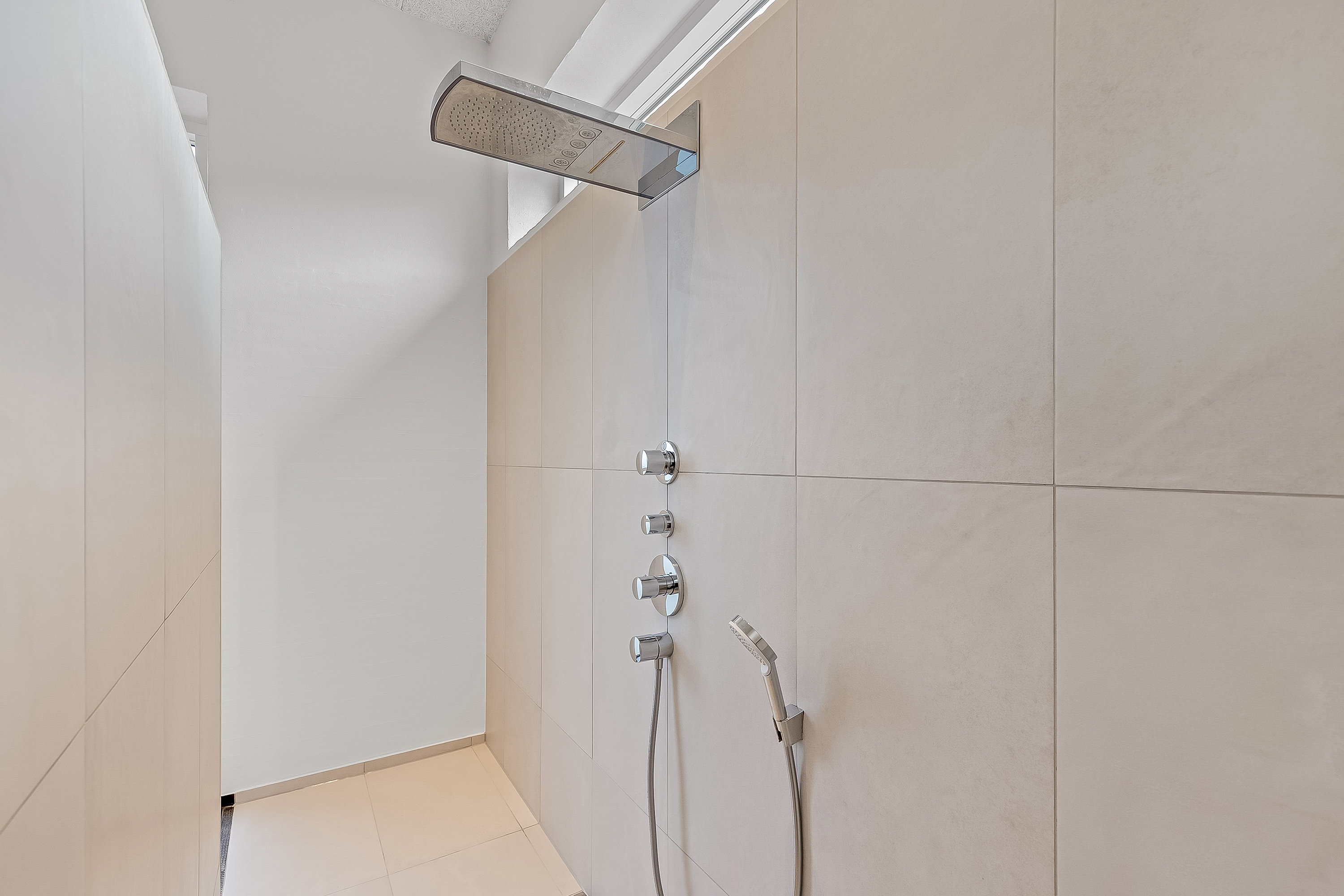 Fremhævet badeværelse billede i fuldskærmstilstand. Billede af Stenagervænget 8, 7100 Vejle