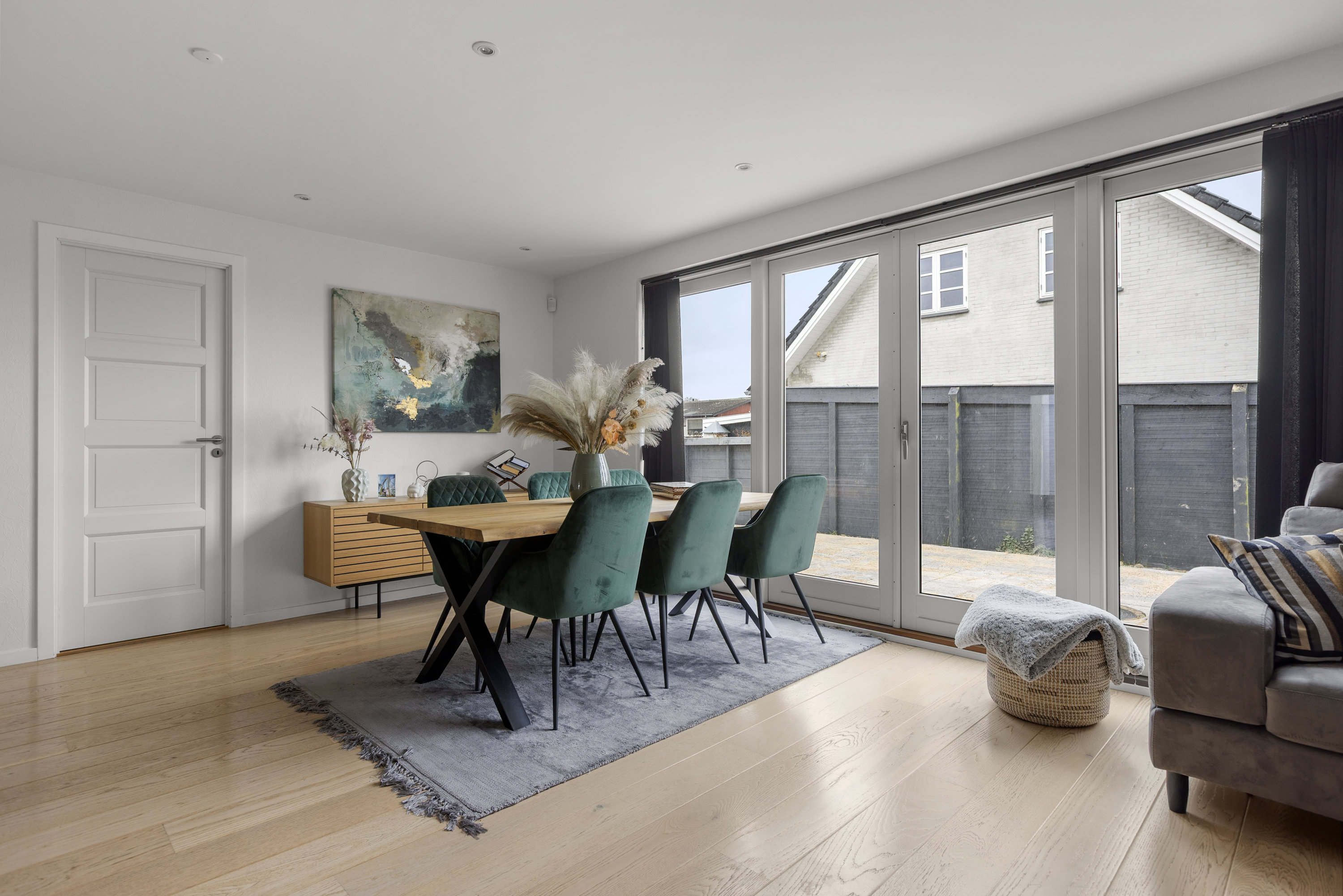 Fremhævet stue billede i fuldskærmstilstand. Billede af Svalevej 21, 4220 Korsør