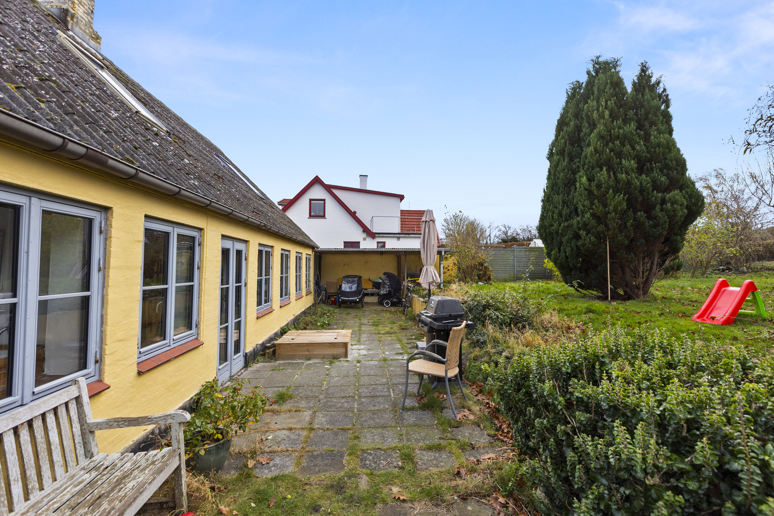 Fremhævet terrasse billede i fuldskærmstilstand. Billede af Raklev Skillevej 61, 4400 Kalundborg