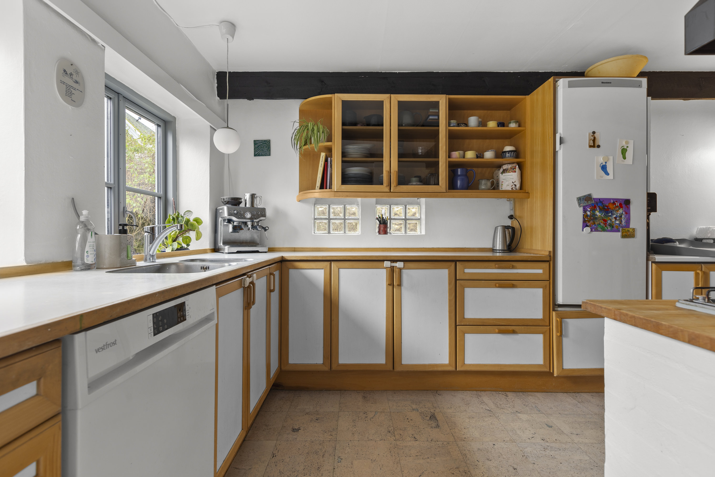 Fremhævet køkken billede i fuldskærmstilstand. Billede af Raklev Skillevej 61, 4400 Kalundborg