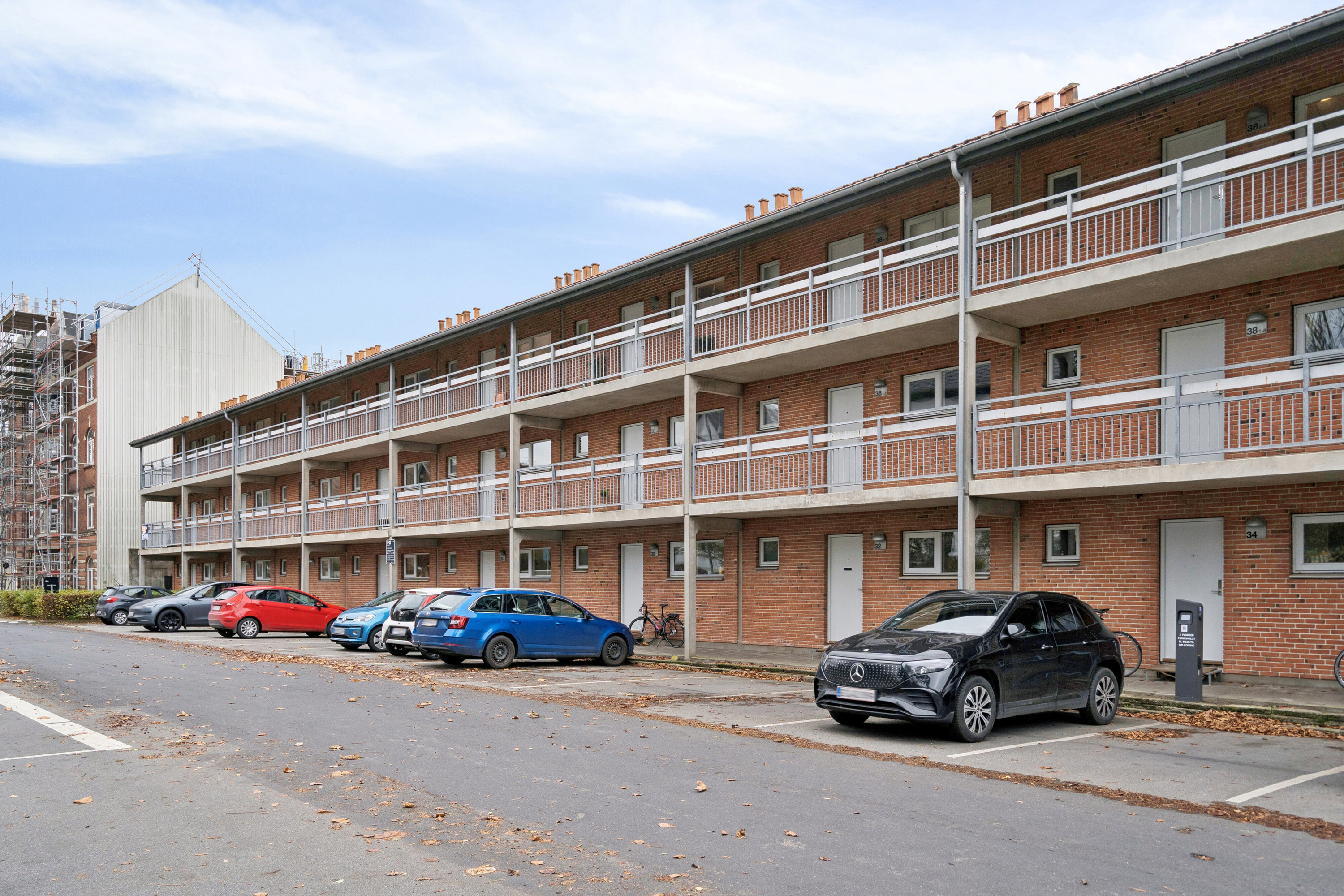 Fremhævet set fra vejen billede i fuldskærmstilstand. Billede af Bredstedgade 38, 2. 2., 5000 Odense C