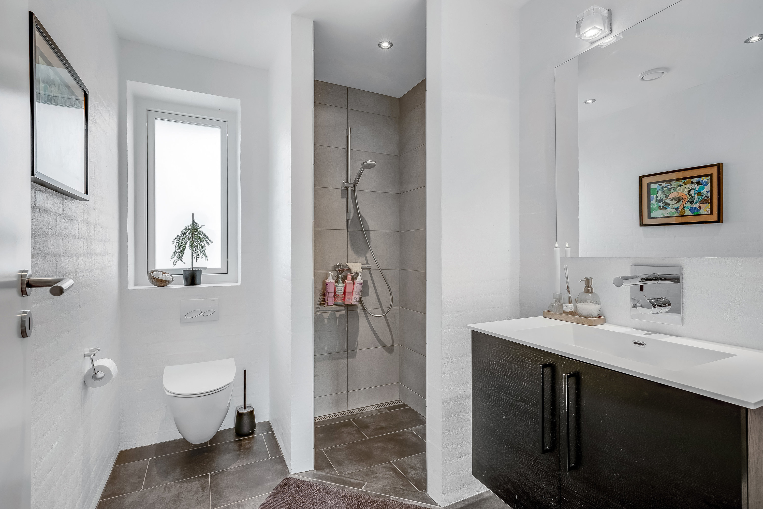 Fremhævet badeværelse billede i fuldskærmstilstand. Billede af Under Egen 45, Halgårde, 7500 Holstebro