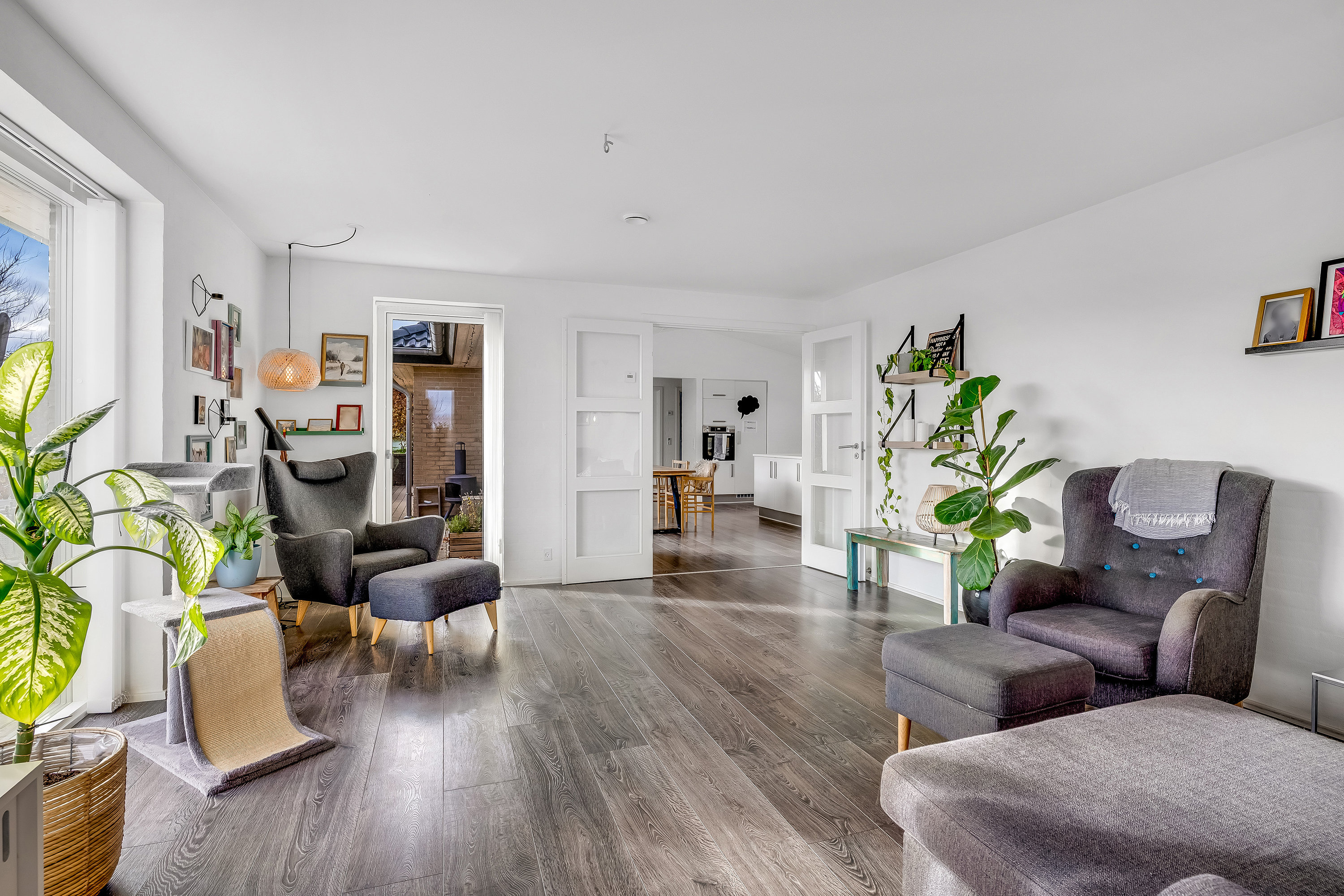 Fremhævet stue billede i fuldskærmstilstand. Billede af Under Egen 45, Halgårde, 7500 Holstebro